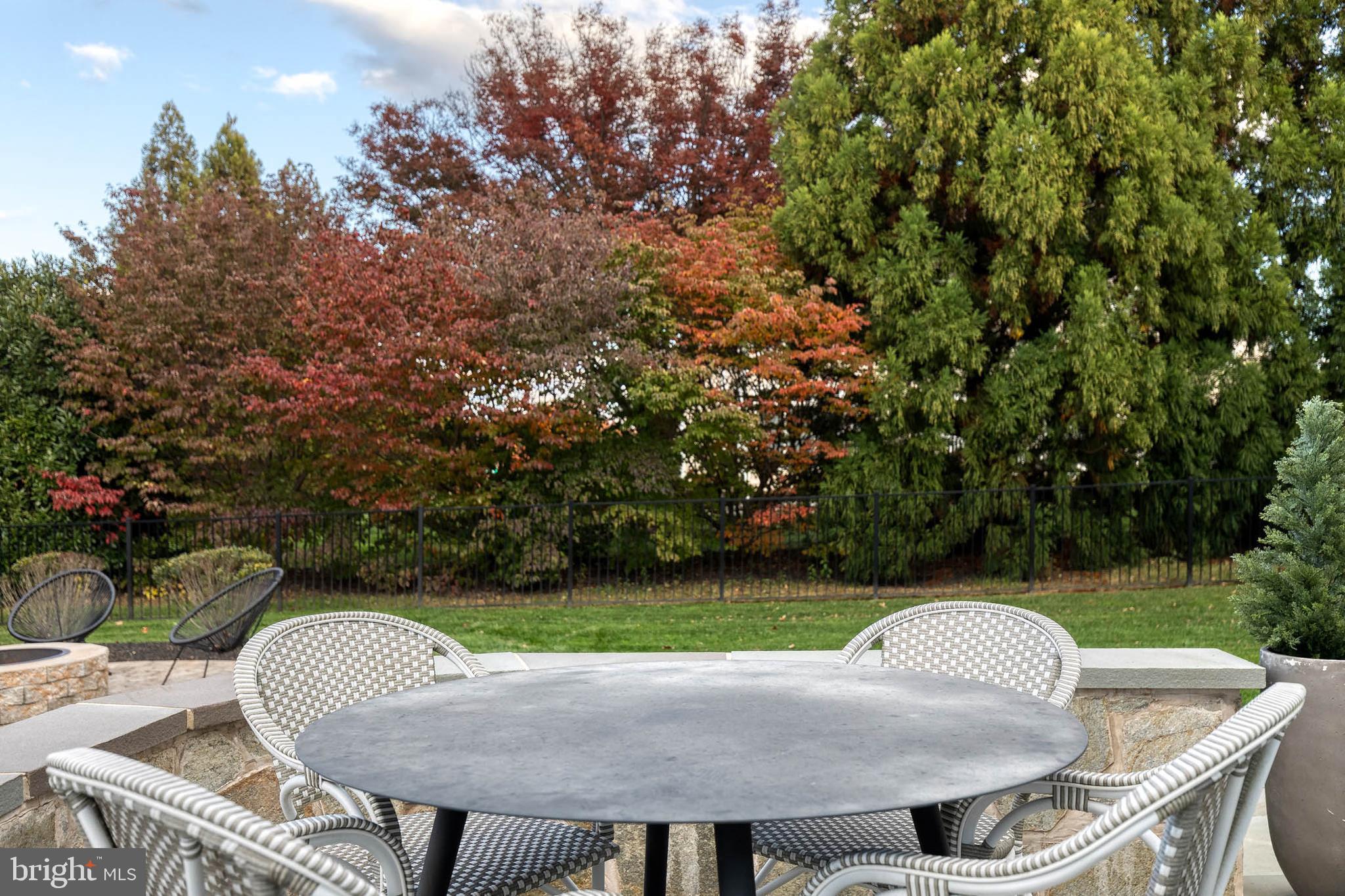 BRIAR KNOLL - Residential