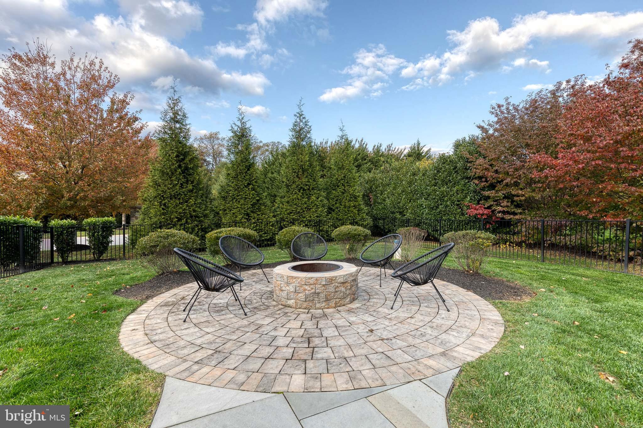 BRIAR KNOLL - Residential