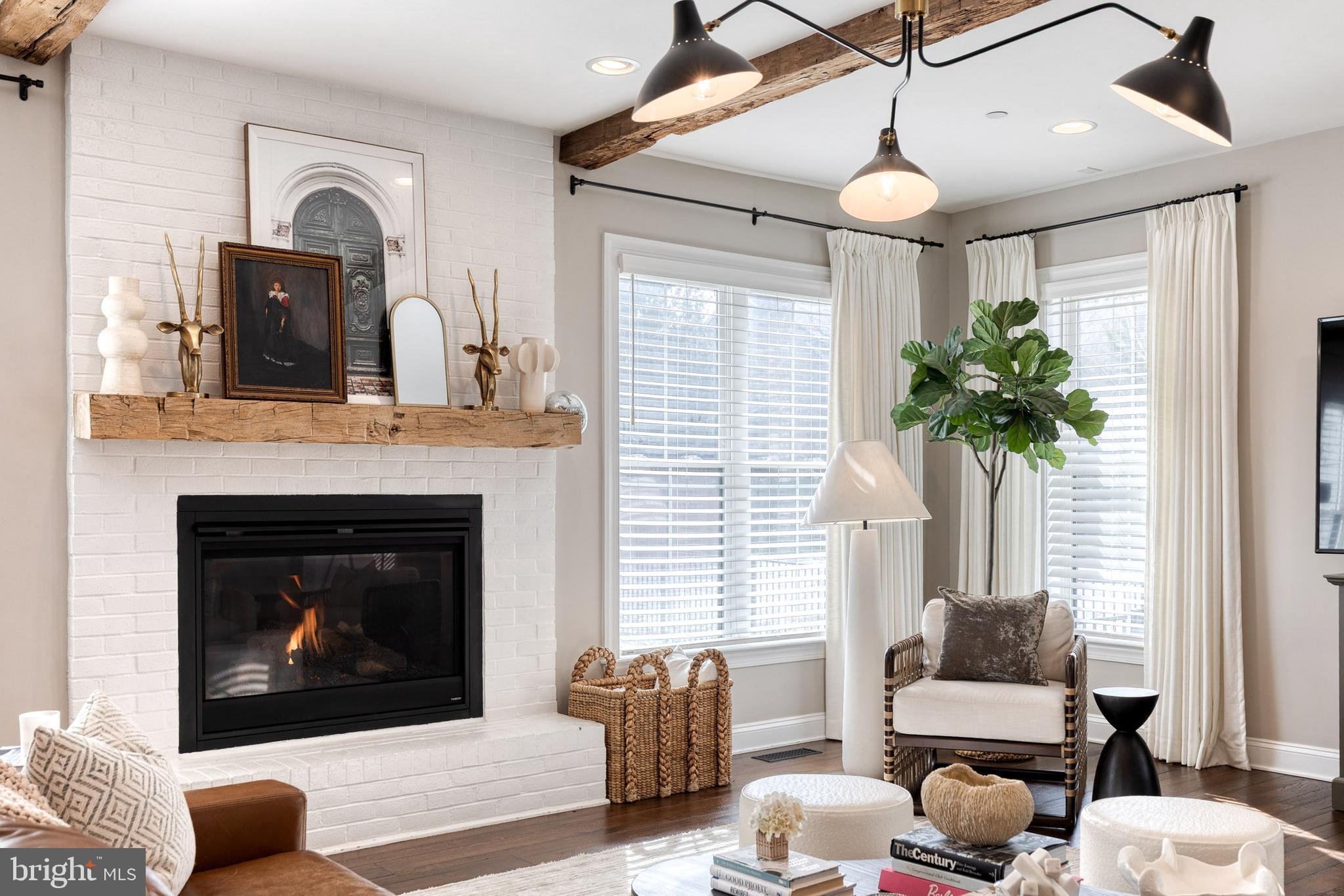 BRIAR KNOLL - Residential