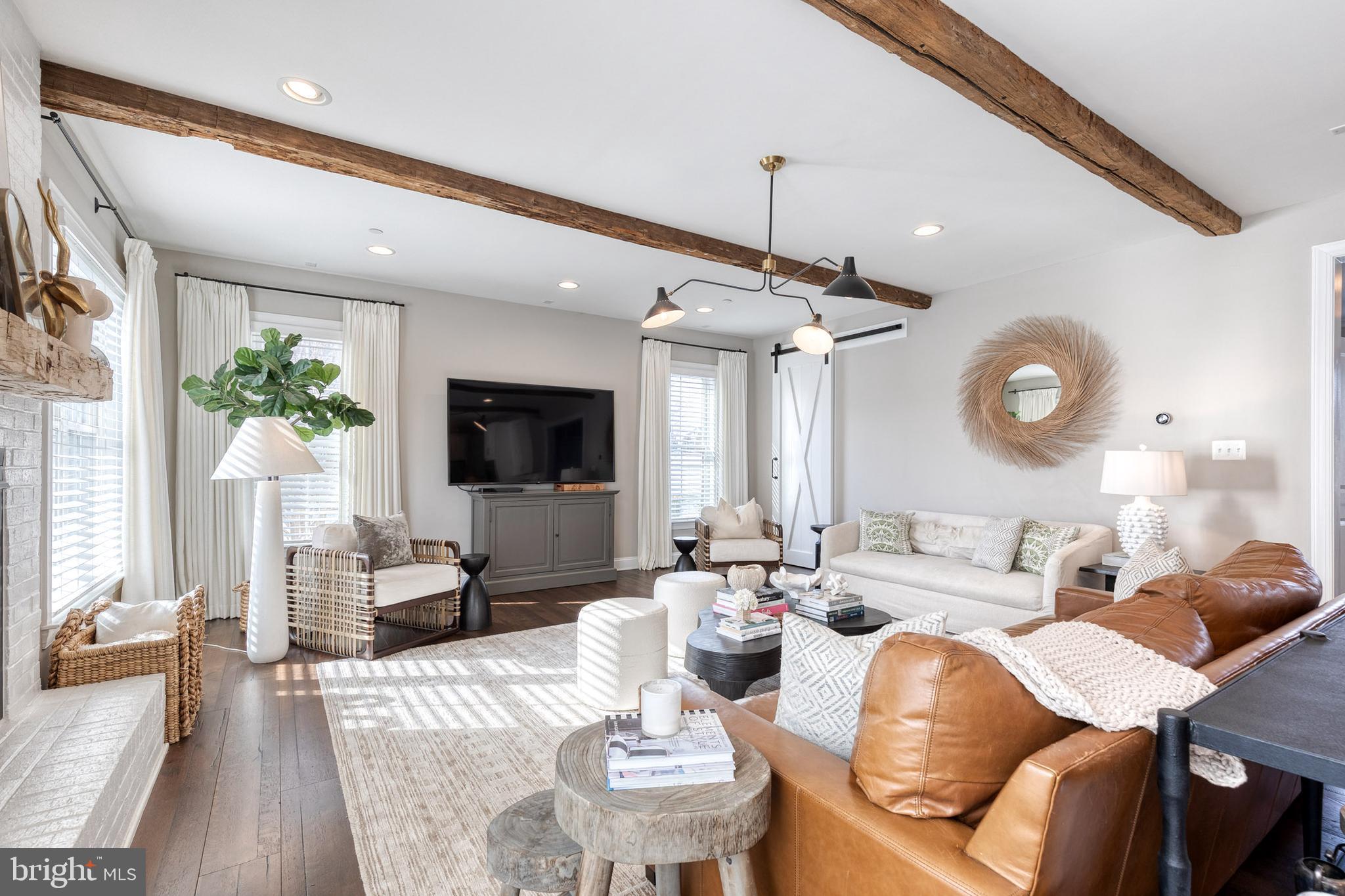 BRIAR KNOLL - Residential