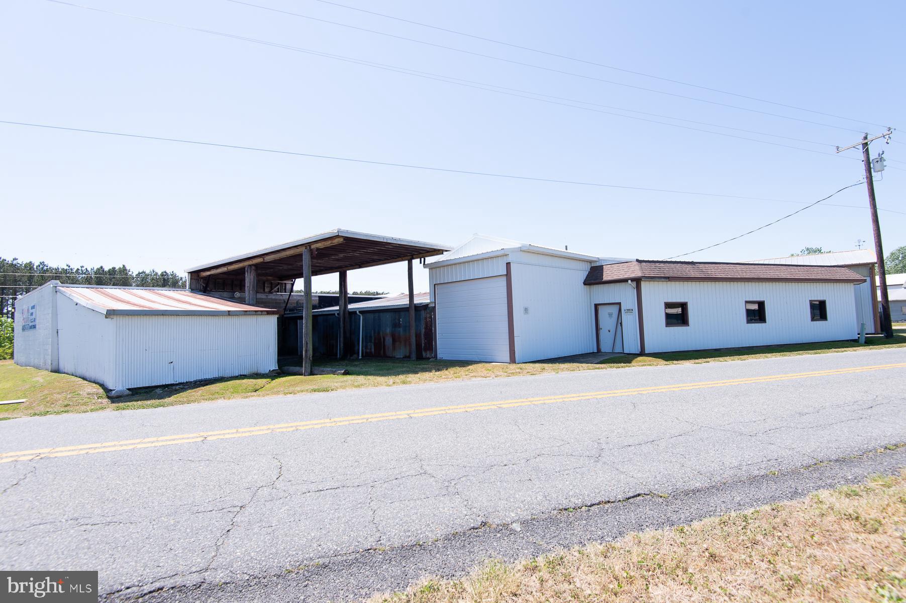 BUCKTOWN - Commercial Sale