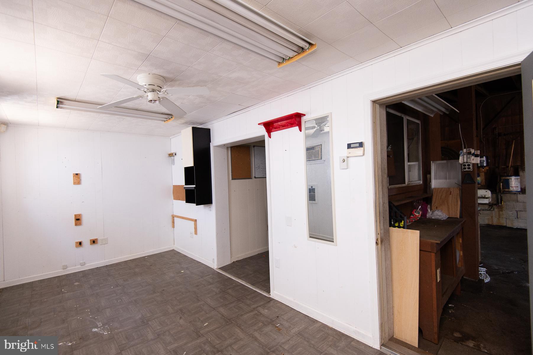 BUCKTOWN - Commercial Sale