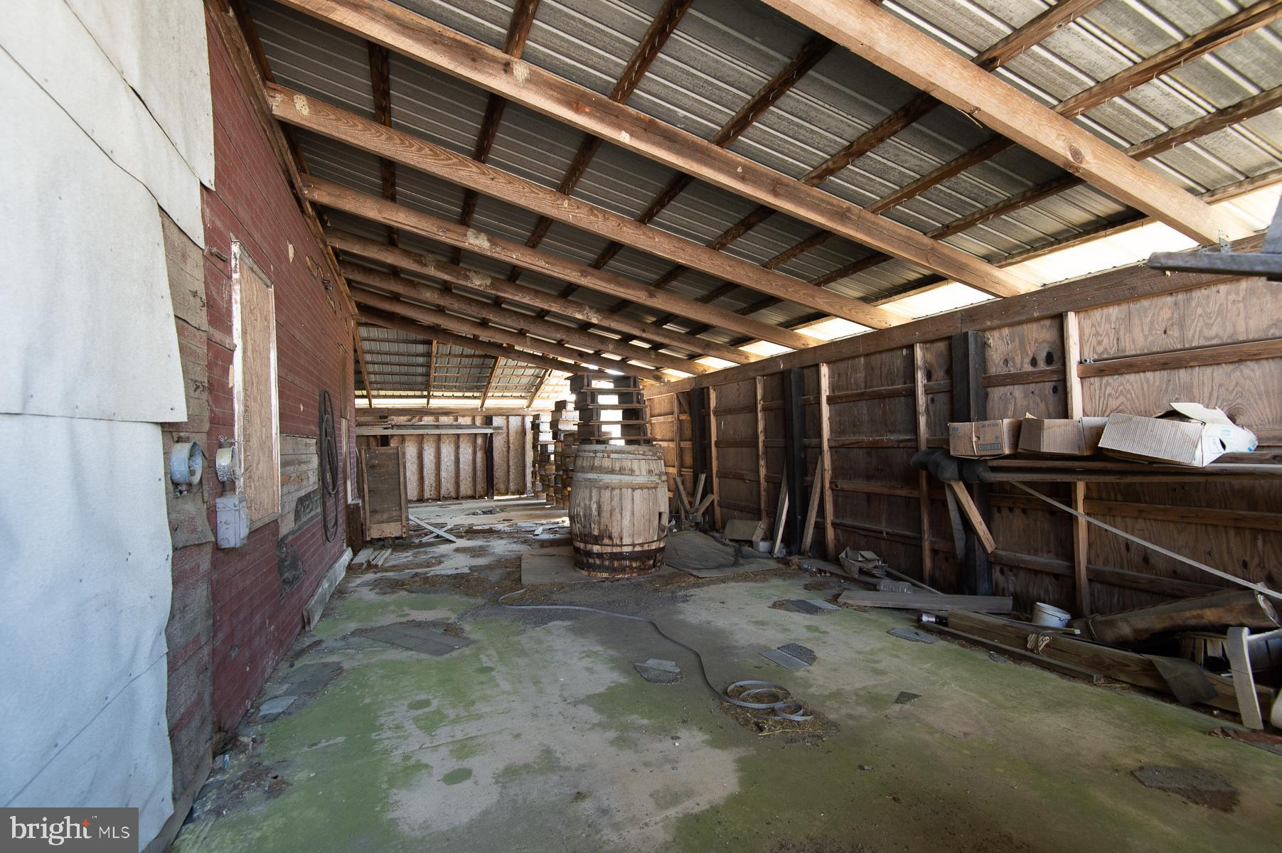 BUCKTOWN - Commercial Sale