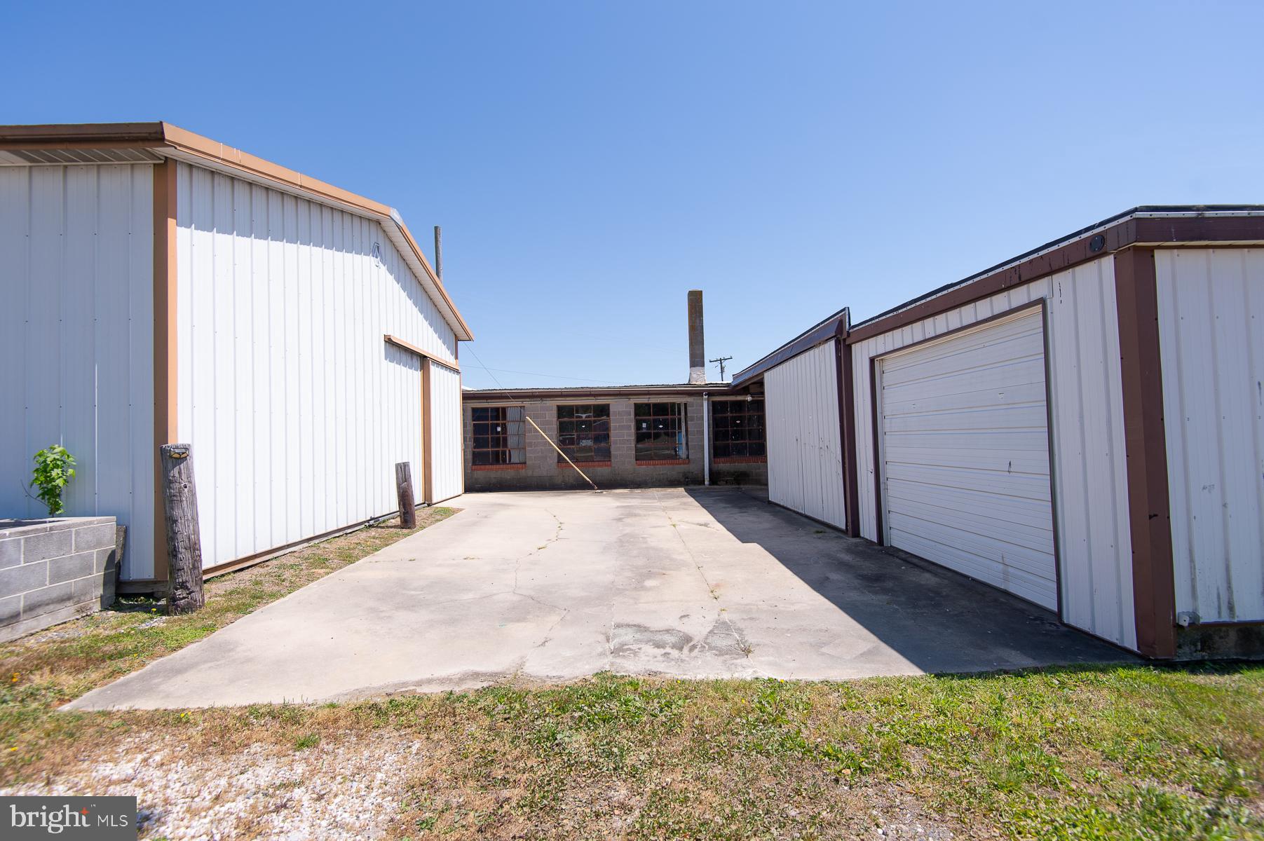 BUCKTOWN - Commercial Sale