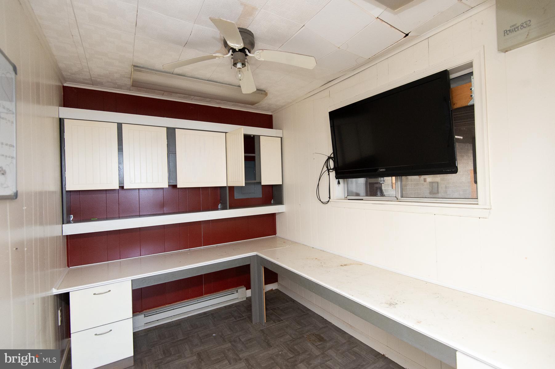 BUCKTOWN - Commercial Sale