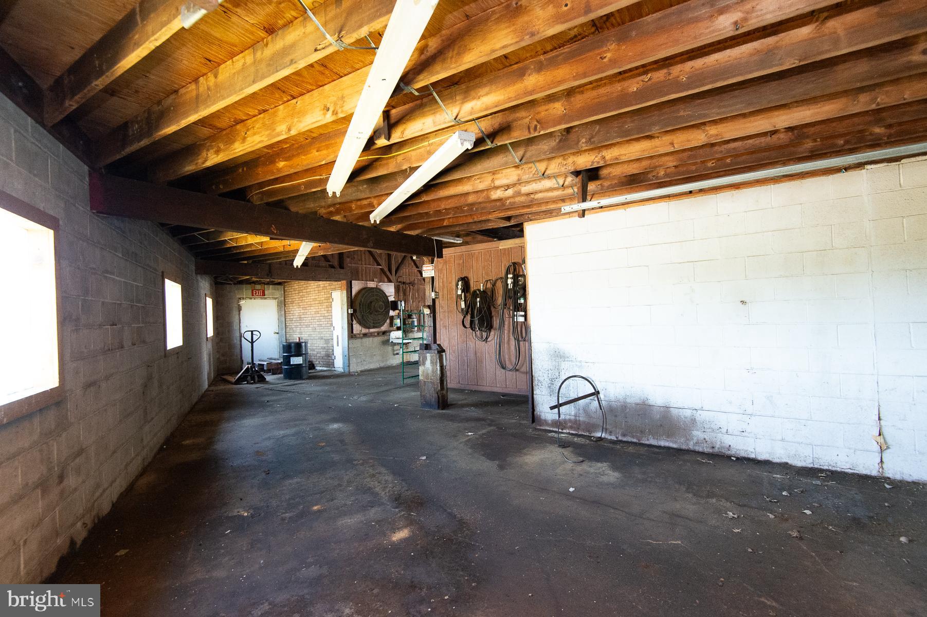 BUCKTOWN - Commercial Sale