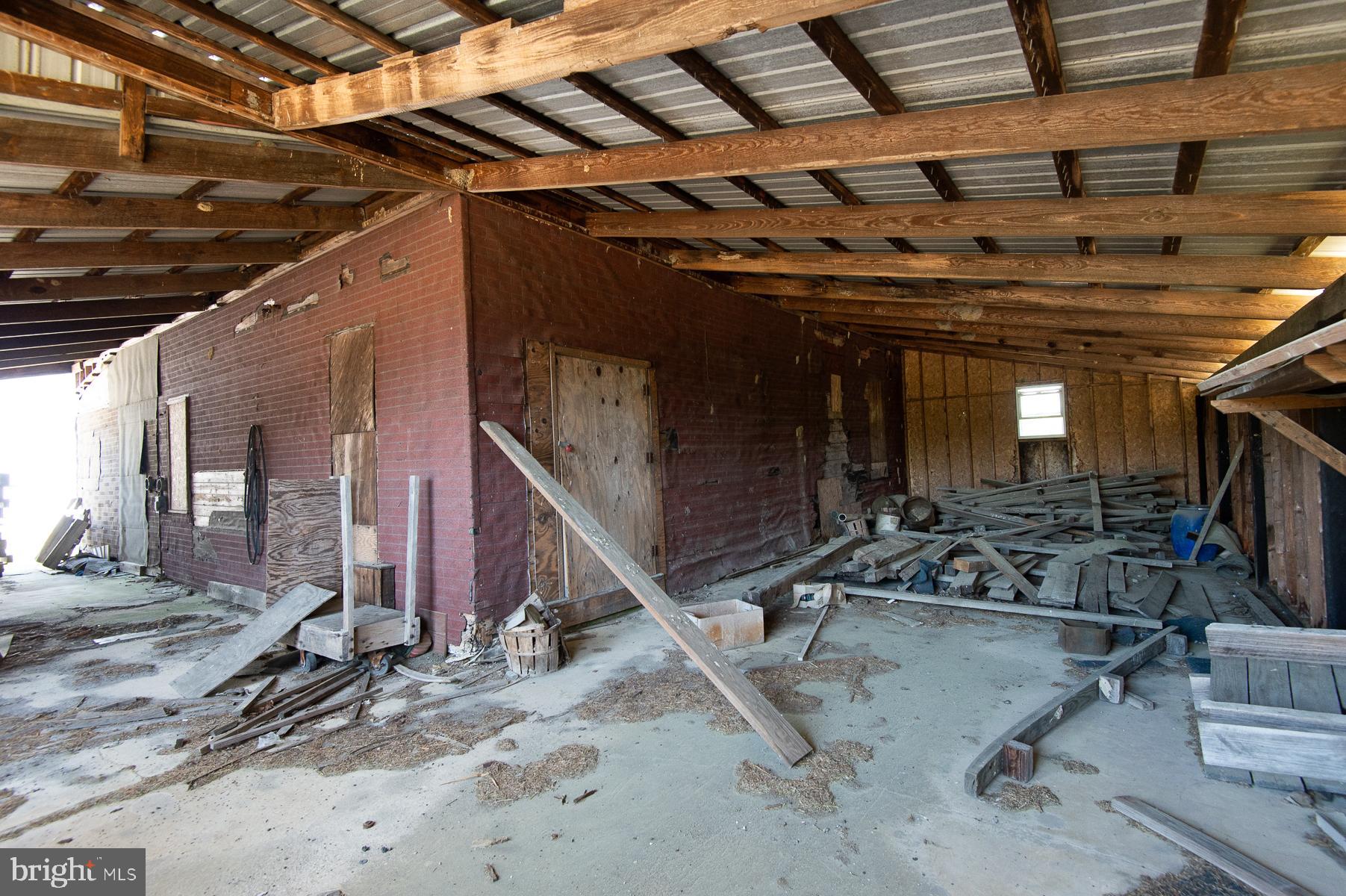 BUCKTOWN - Commercial Sale