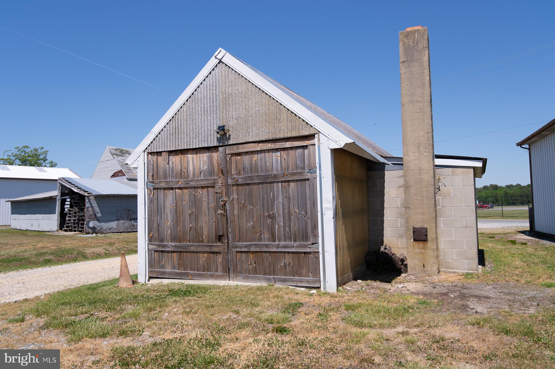BUCKTOWN - Commercial Sale