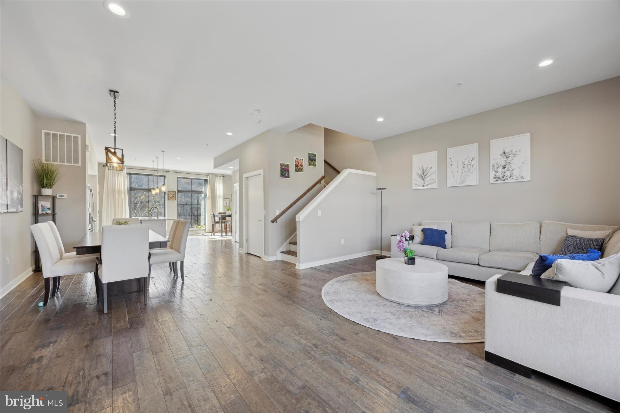 THE LOCKS - Residential