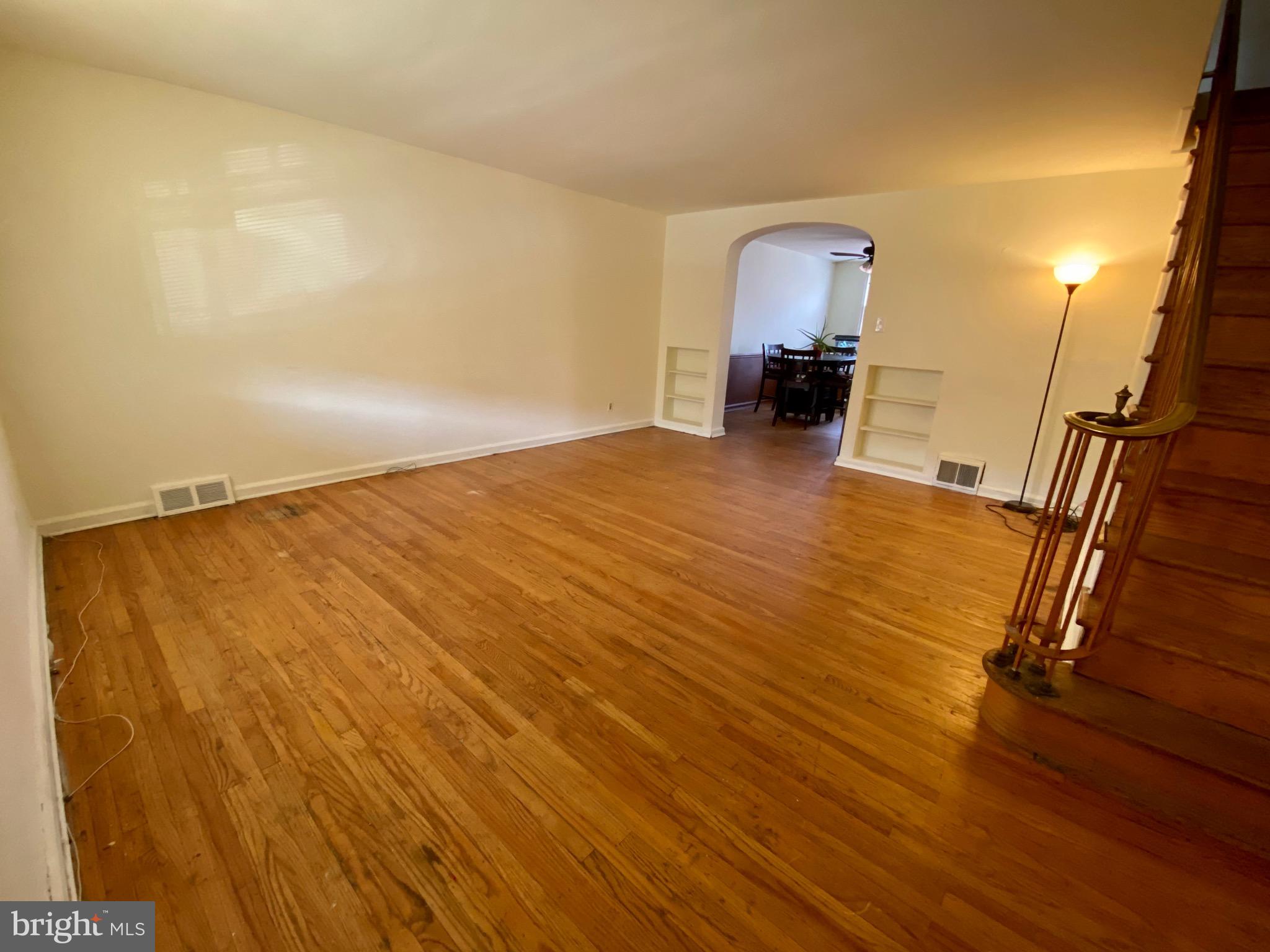 OXFORD CIRCLE - Residential