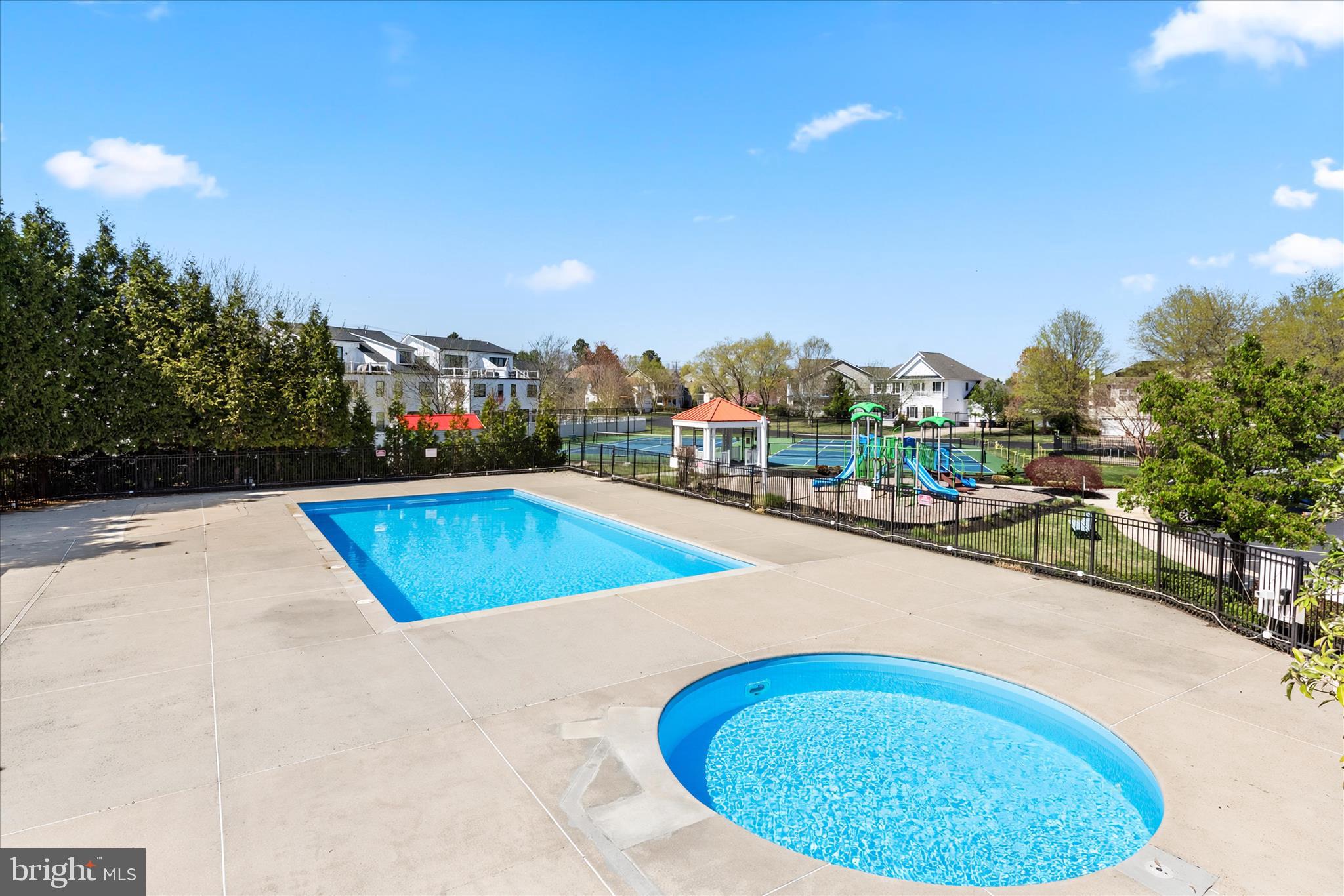 BETHANY LAKES - Residential