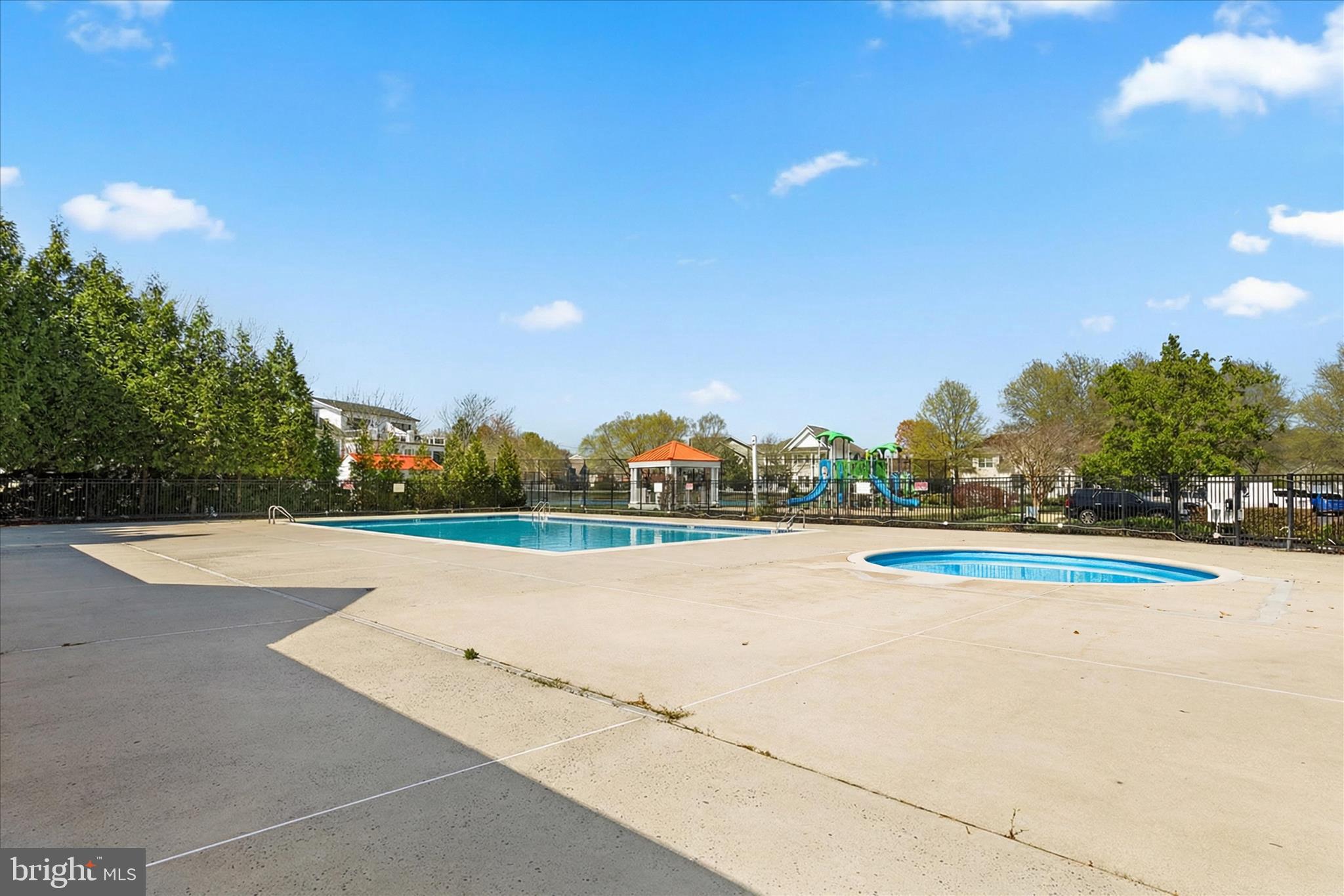 BETHANY LAKES - Residential