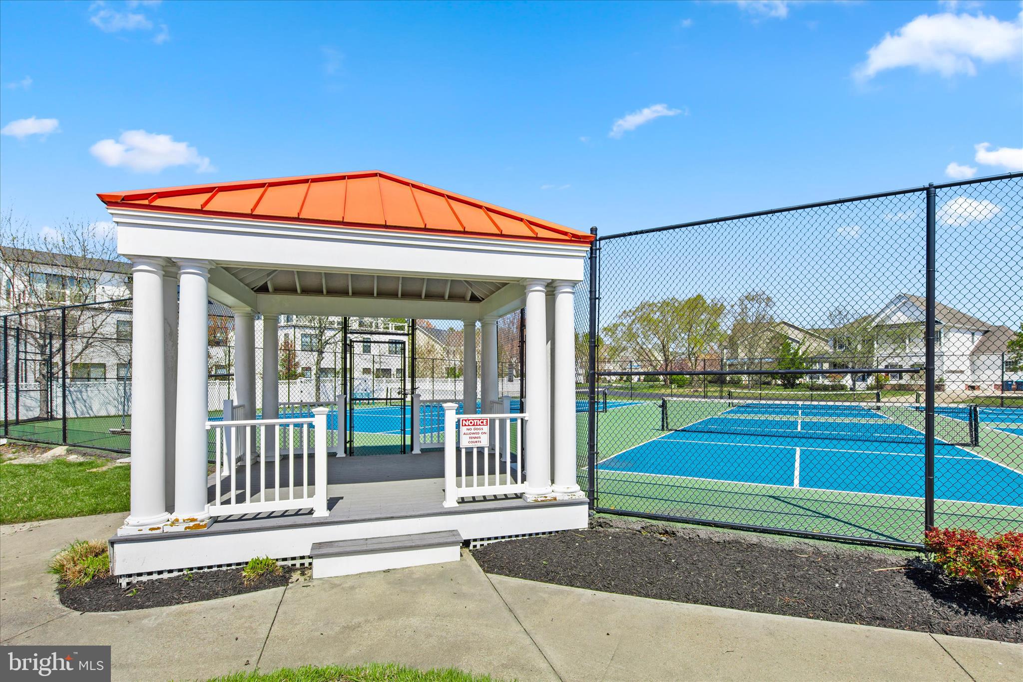 BETHANY LAKES - Residential