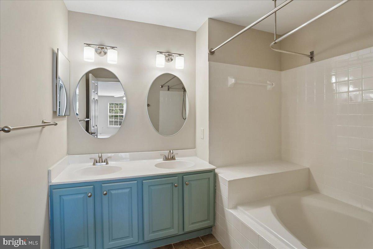 KENTLANDS RIDGE - Residential