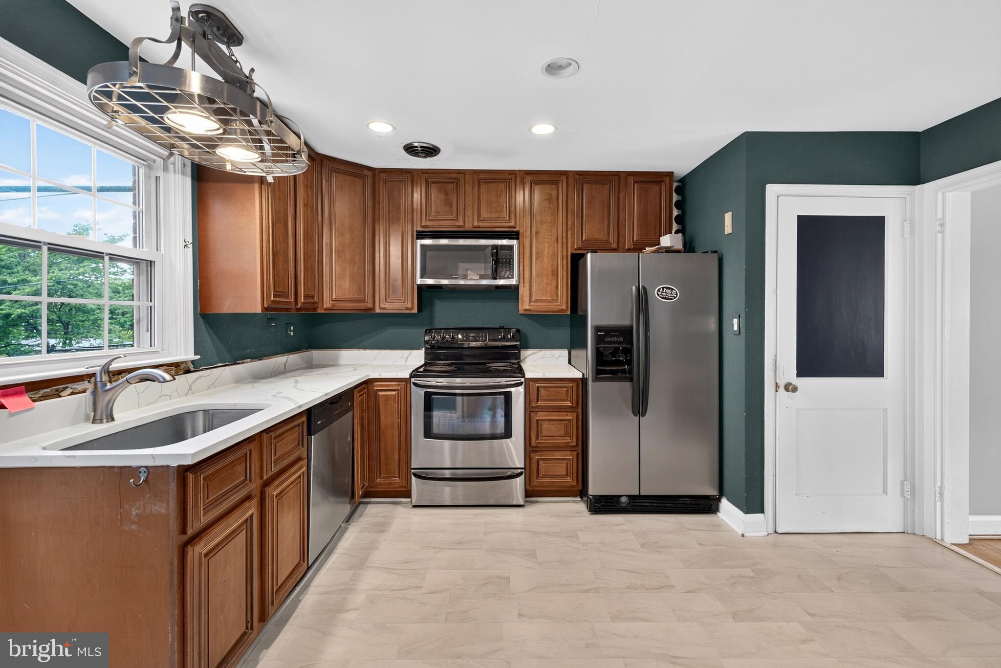 LOCH RAVEN MANOR - Residential