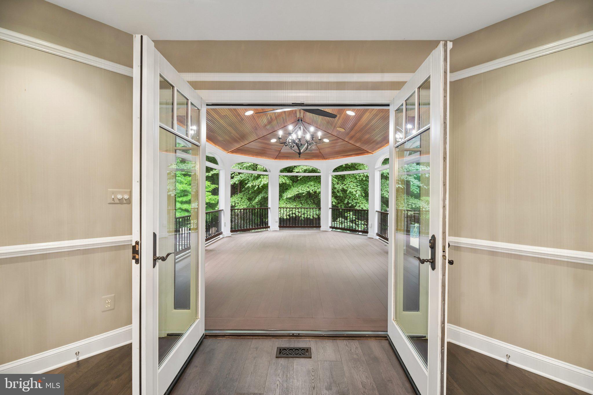 SENECA GREEN - Residential