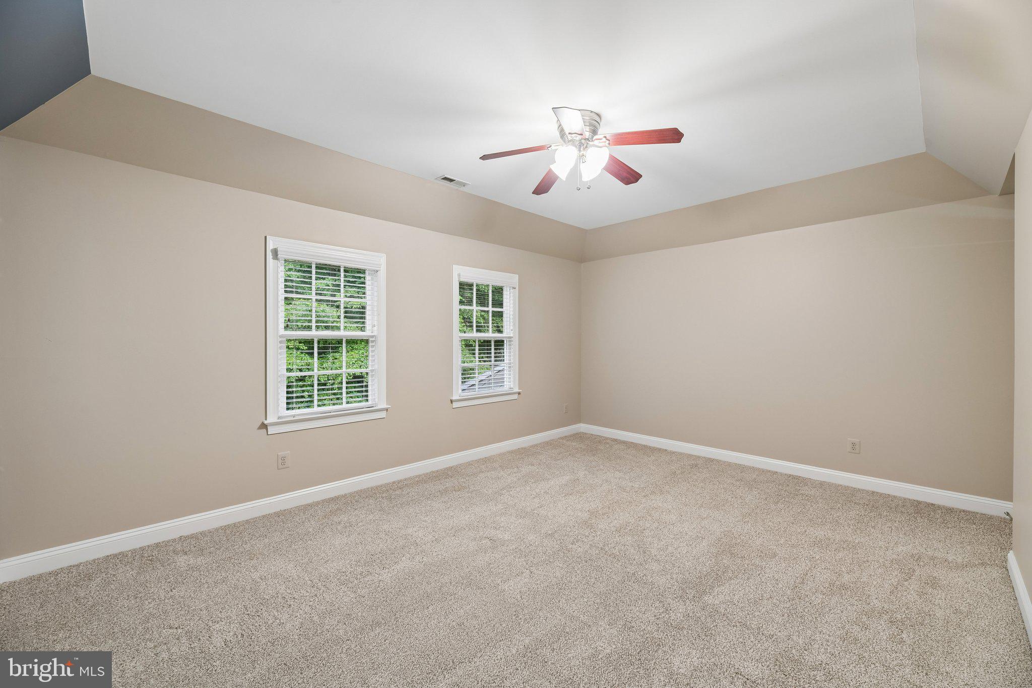 SENECA GREEN - Residential