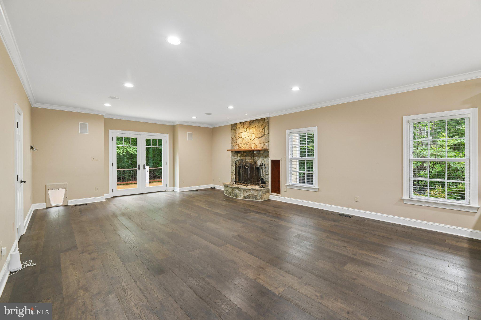 SENECA GREEN - Residential
