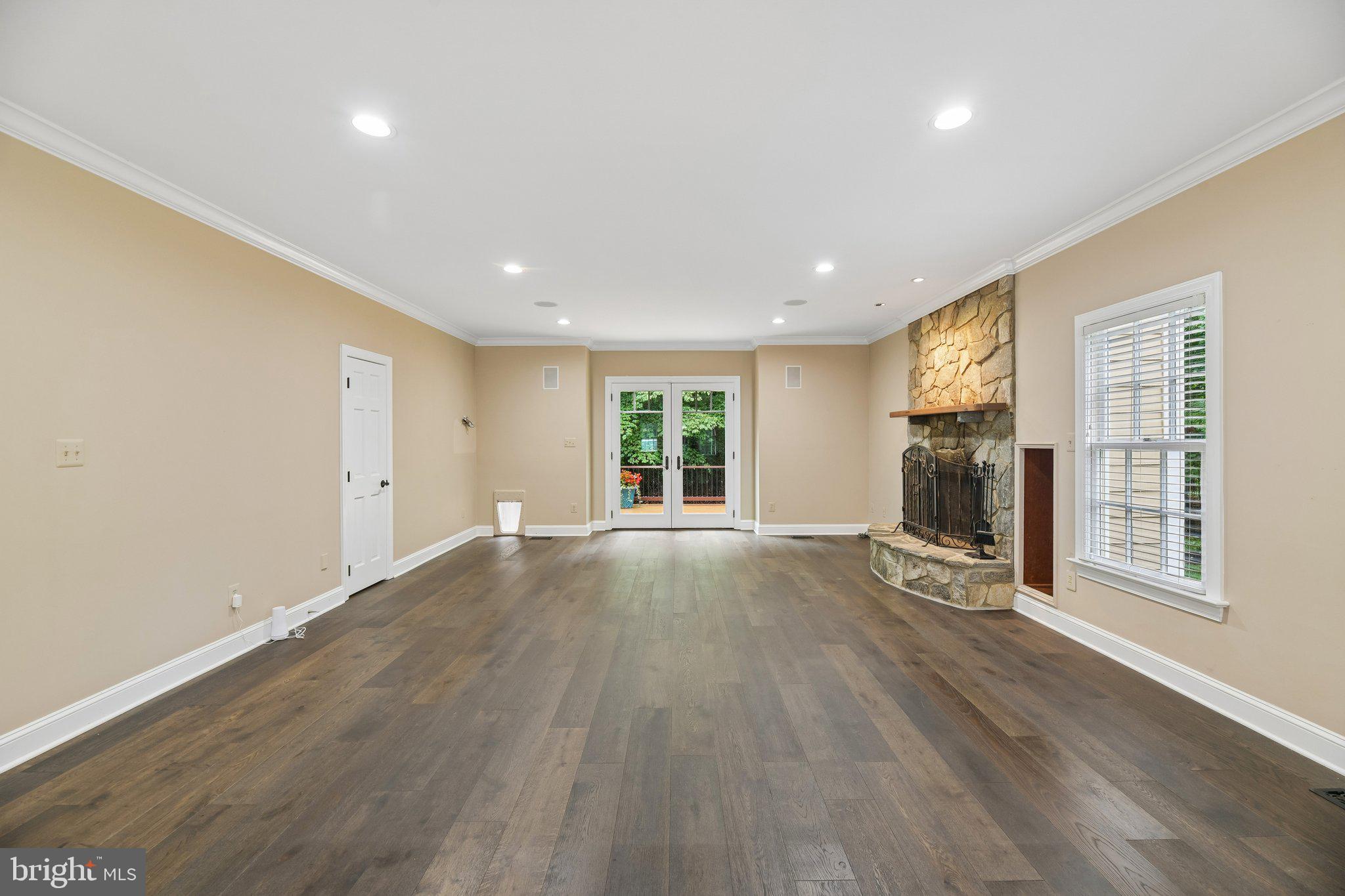 SENECA GREEN - Residential