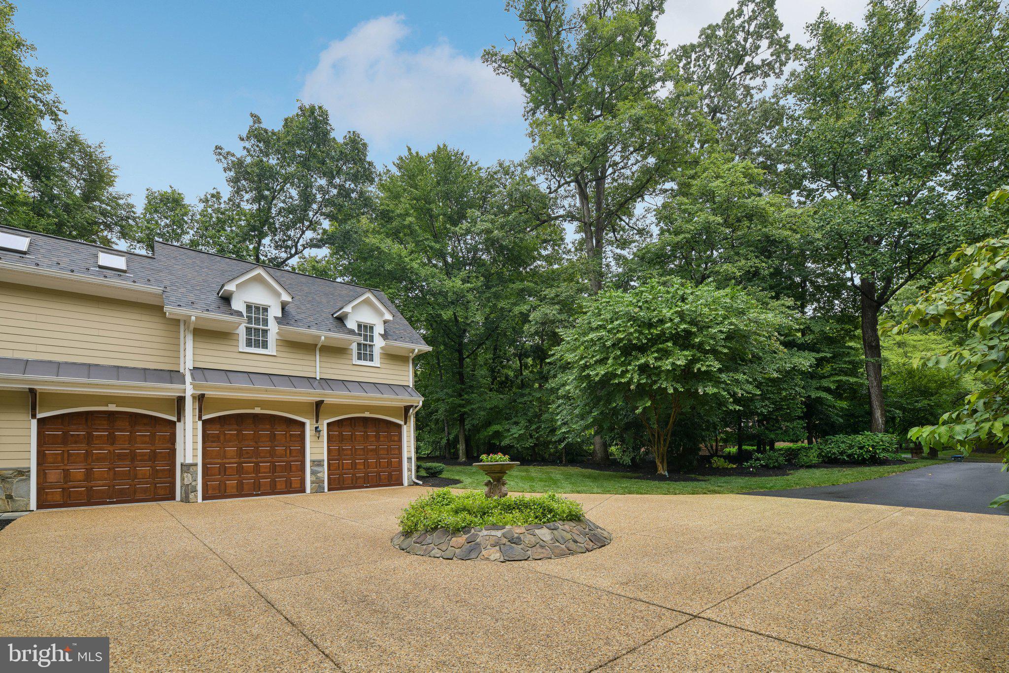 SENECA GREEN - Residential