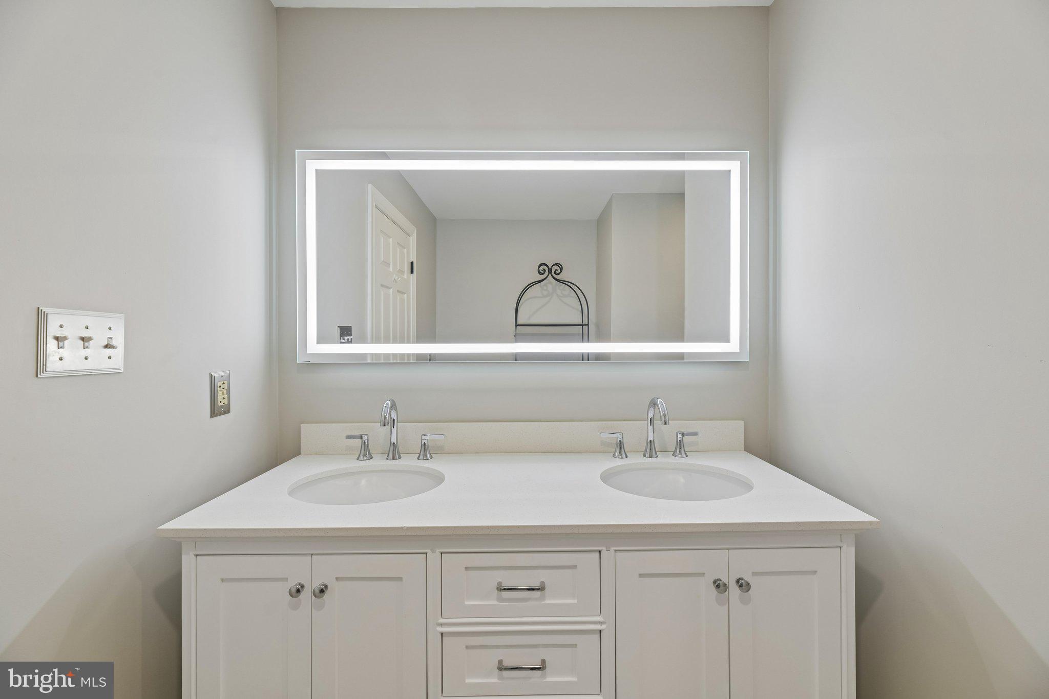 SENECA GREEN - Residential