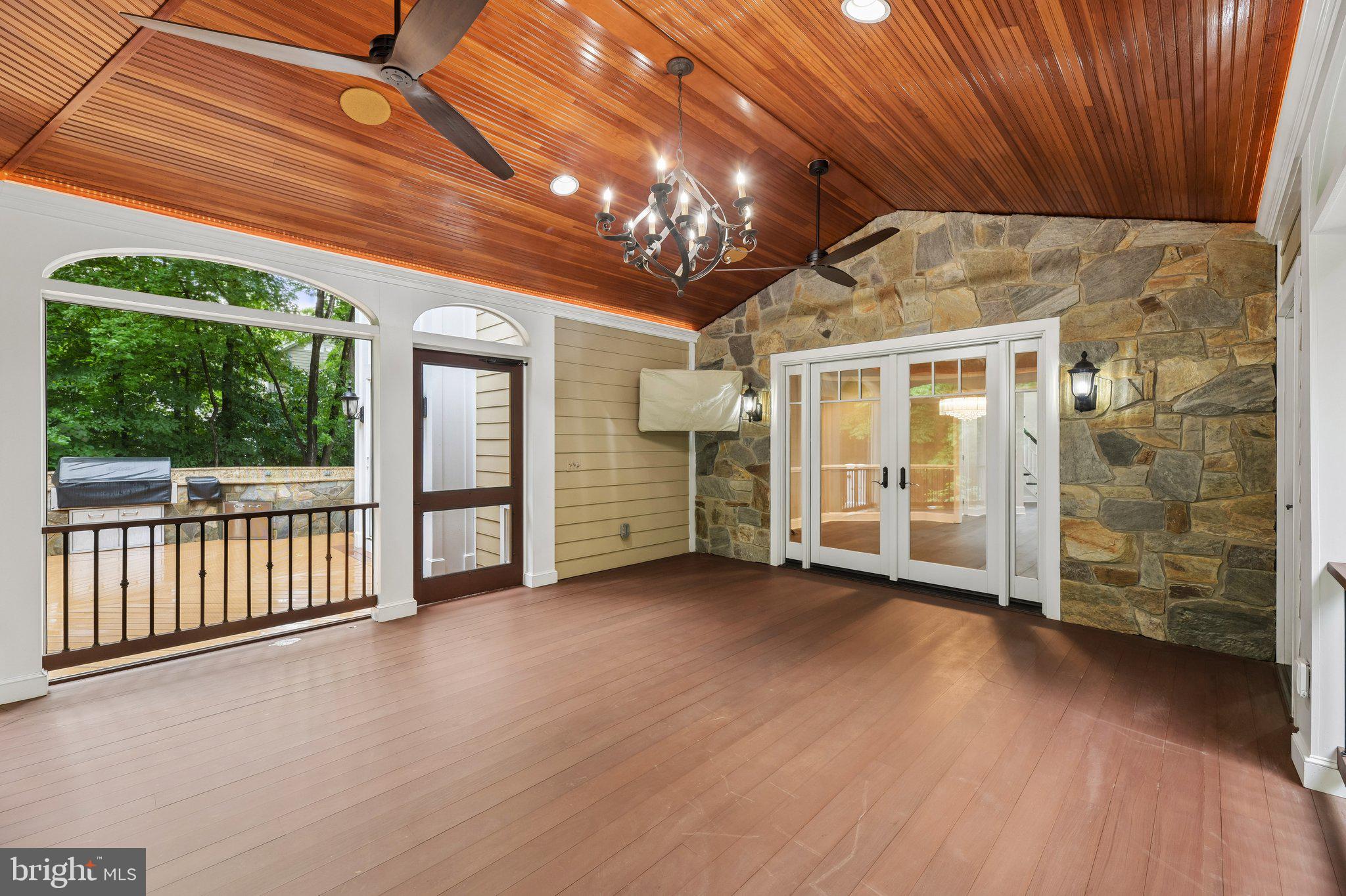 SENECA GREEN - Residential