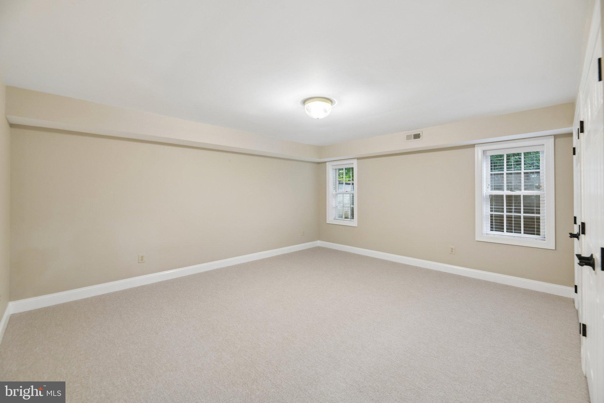 SENECA GREEN - Residential