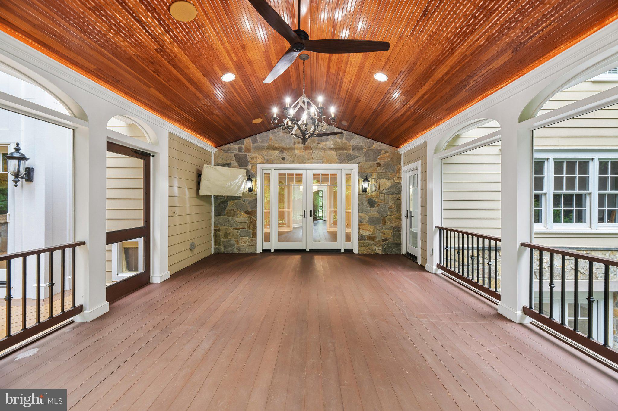 SENECA GREEN - Residential