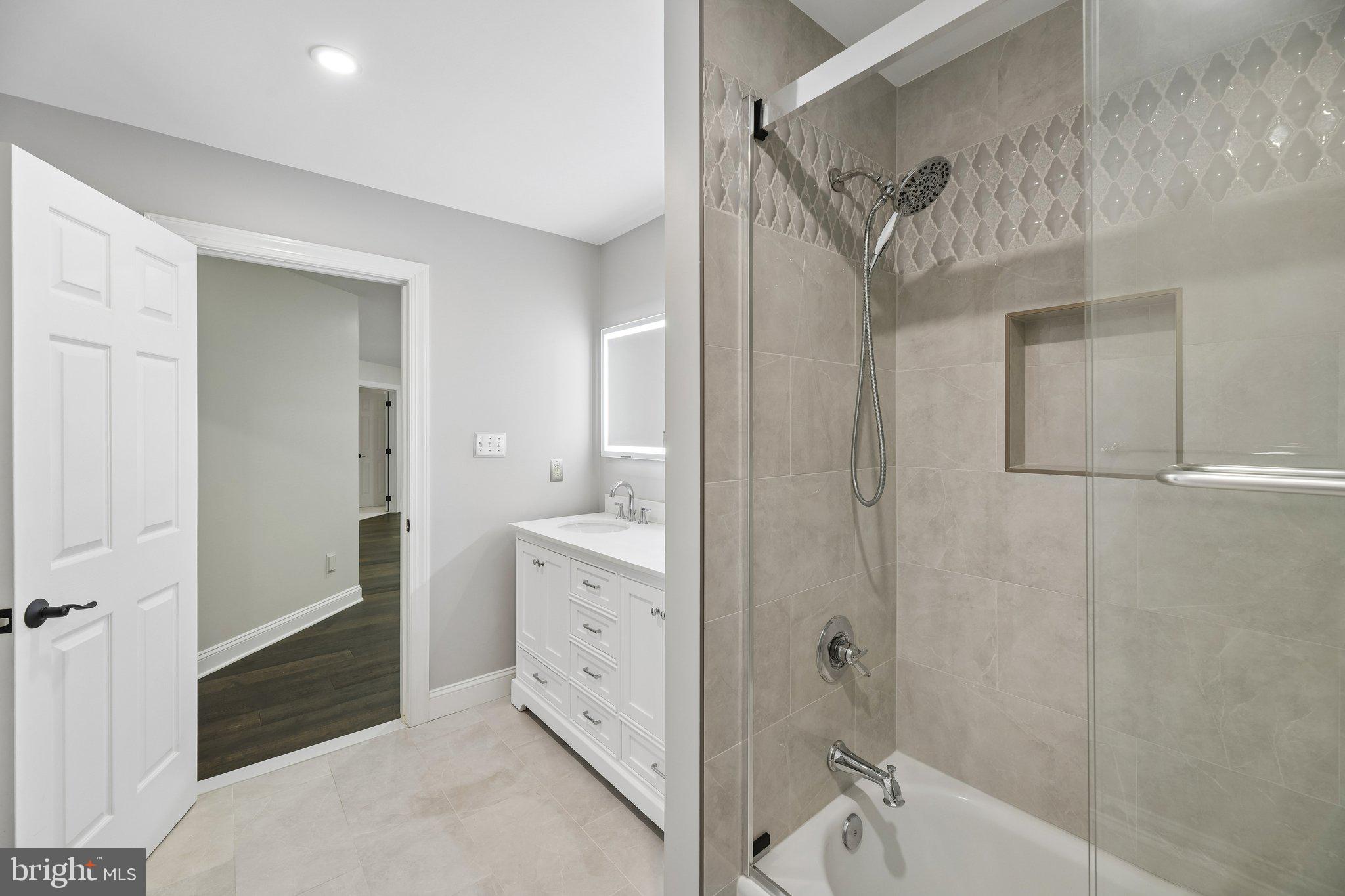 SENECA GREEN - Residential