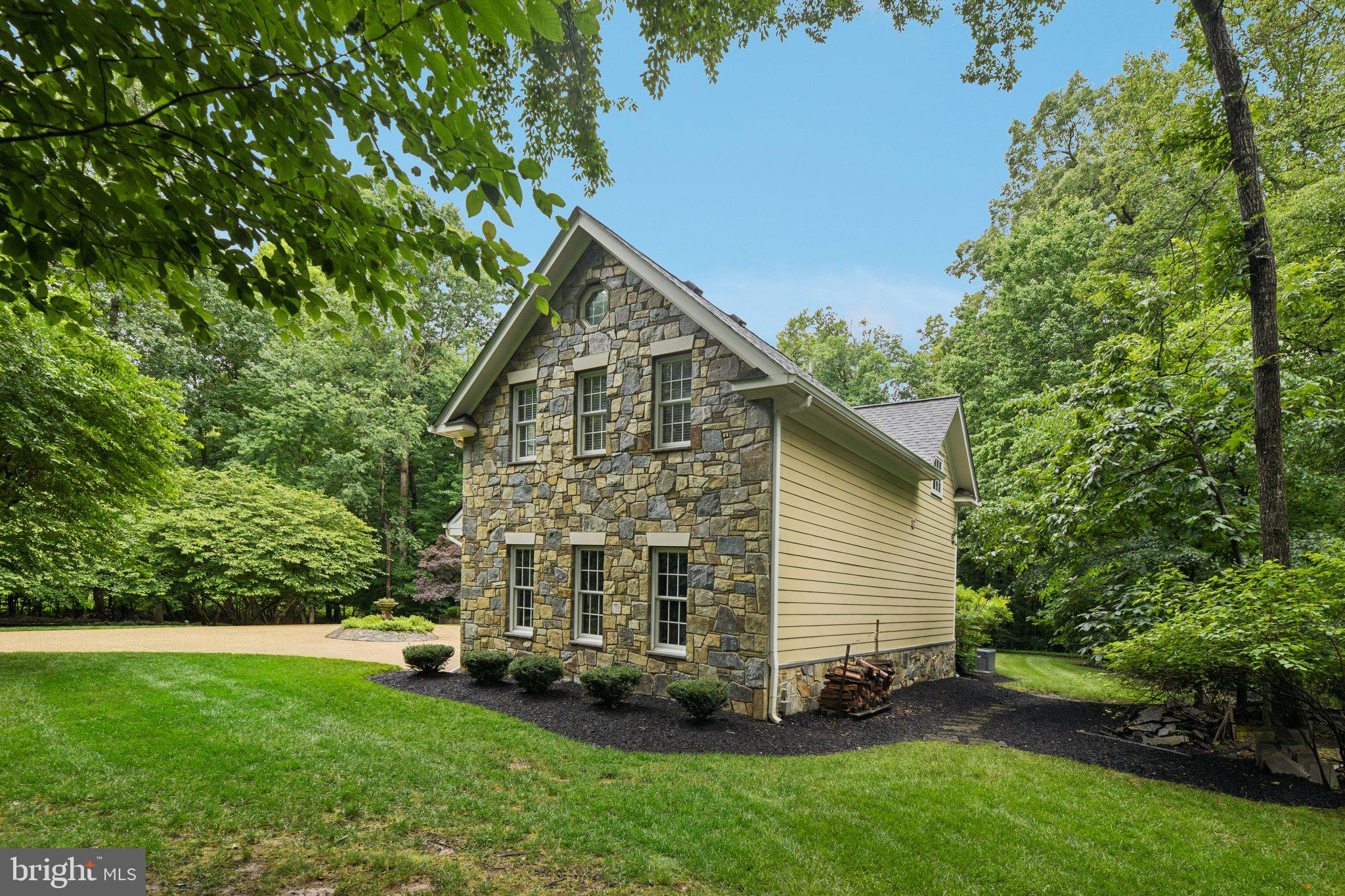 SENECA GREEN - Residential