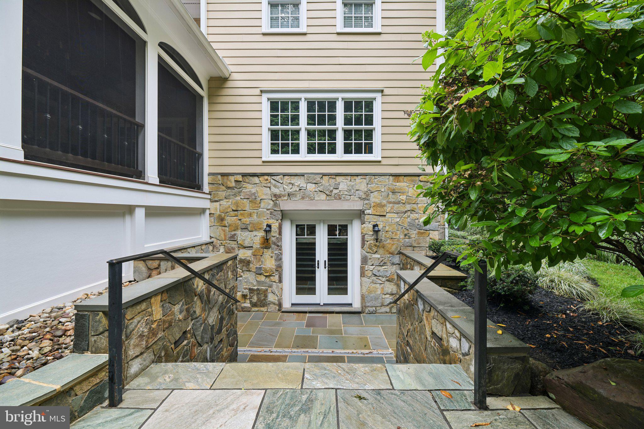 SENECA GREEN - Residential