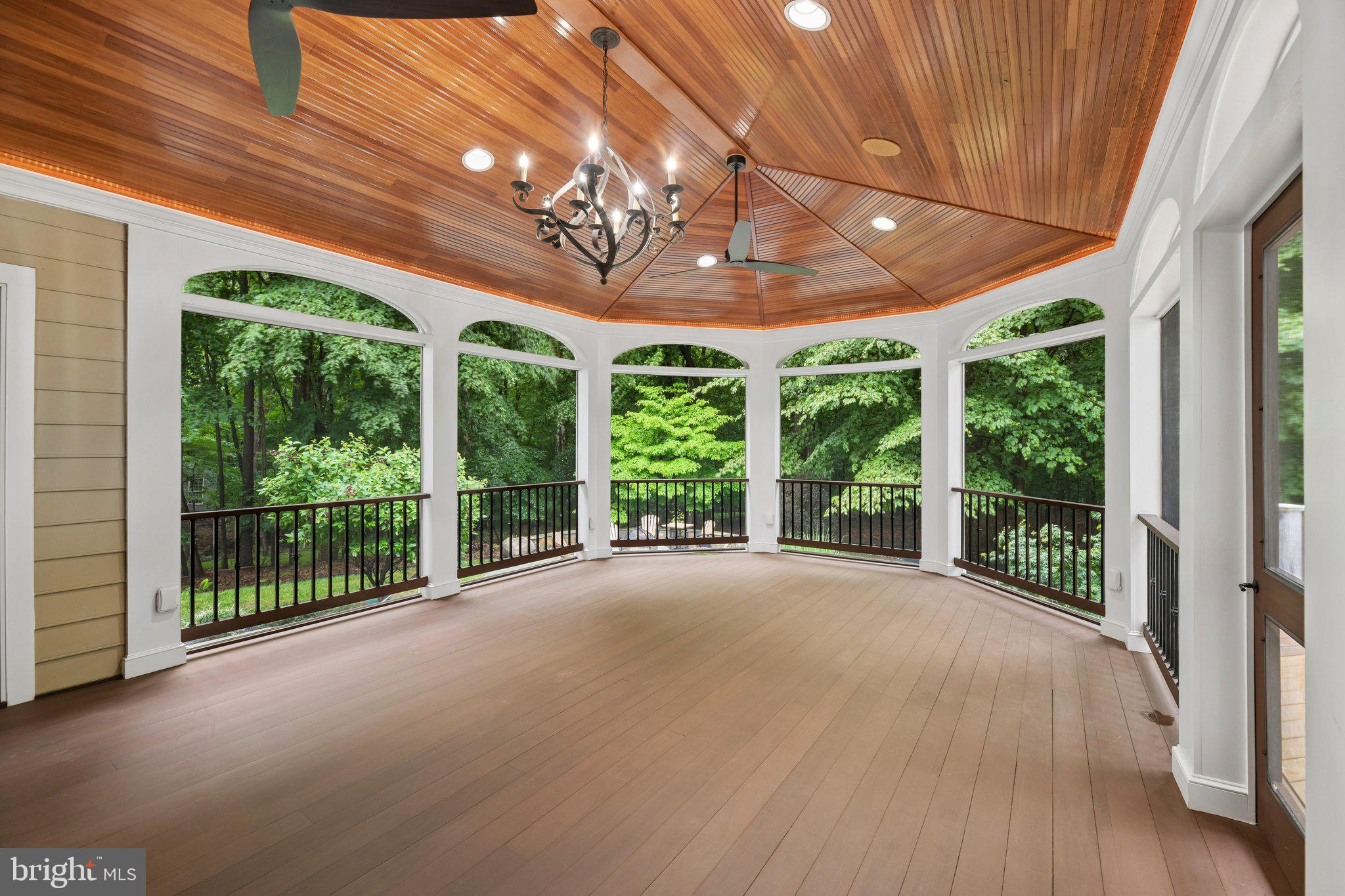SENECA GREEN - Residential