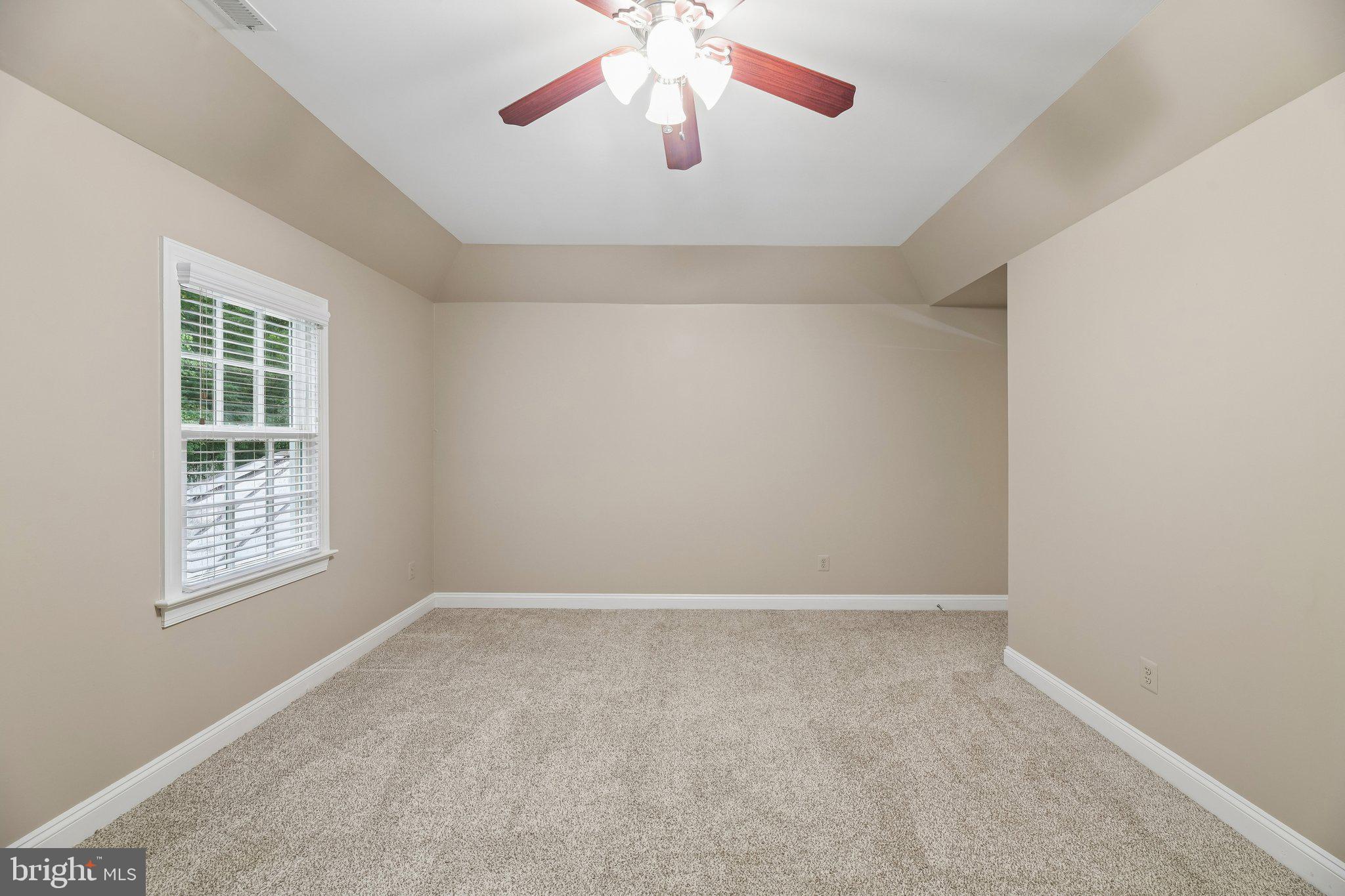 SENECA GREEN - Residential