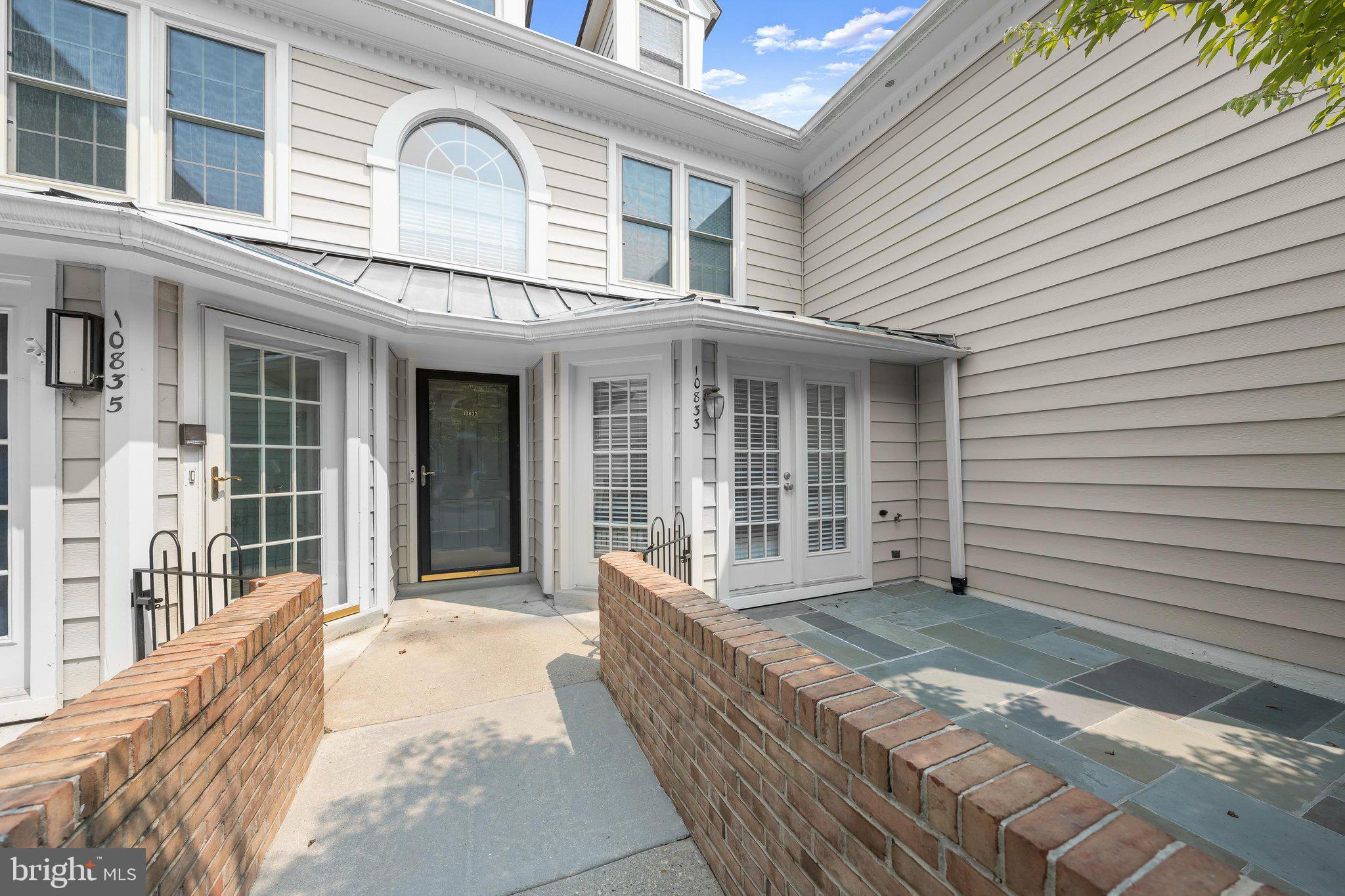 LUXBERRY COURTS - Residential