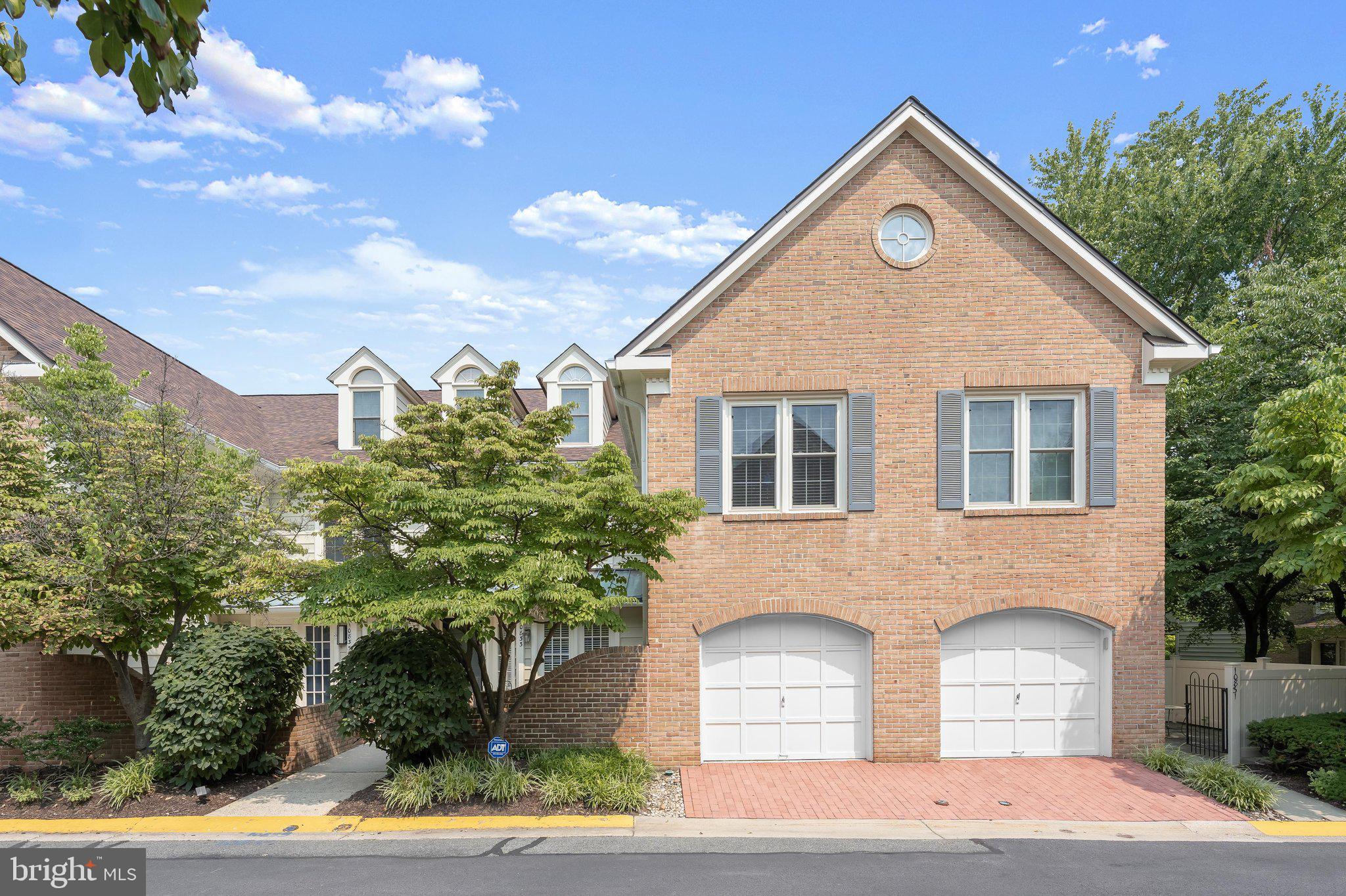 LUXBERRY COURTS - Residential