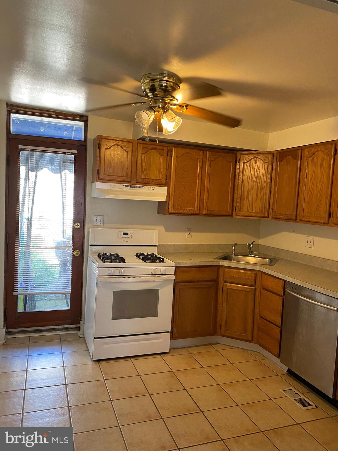 FEDERAL HILL HISTORIC DISTRICT - Residential Lease