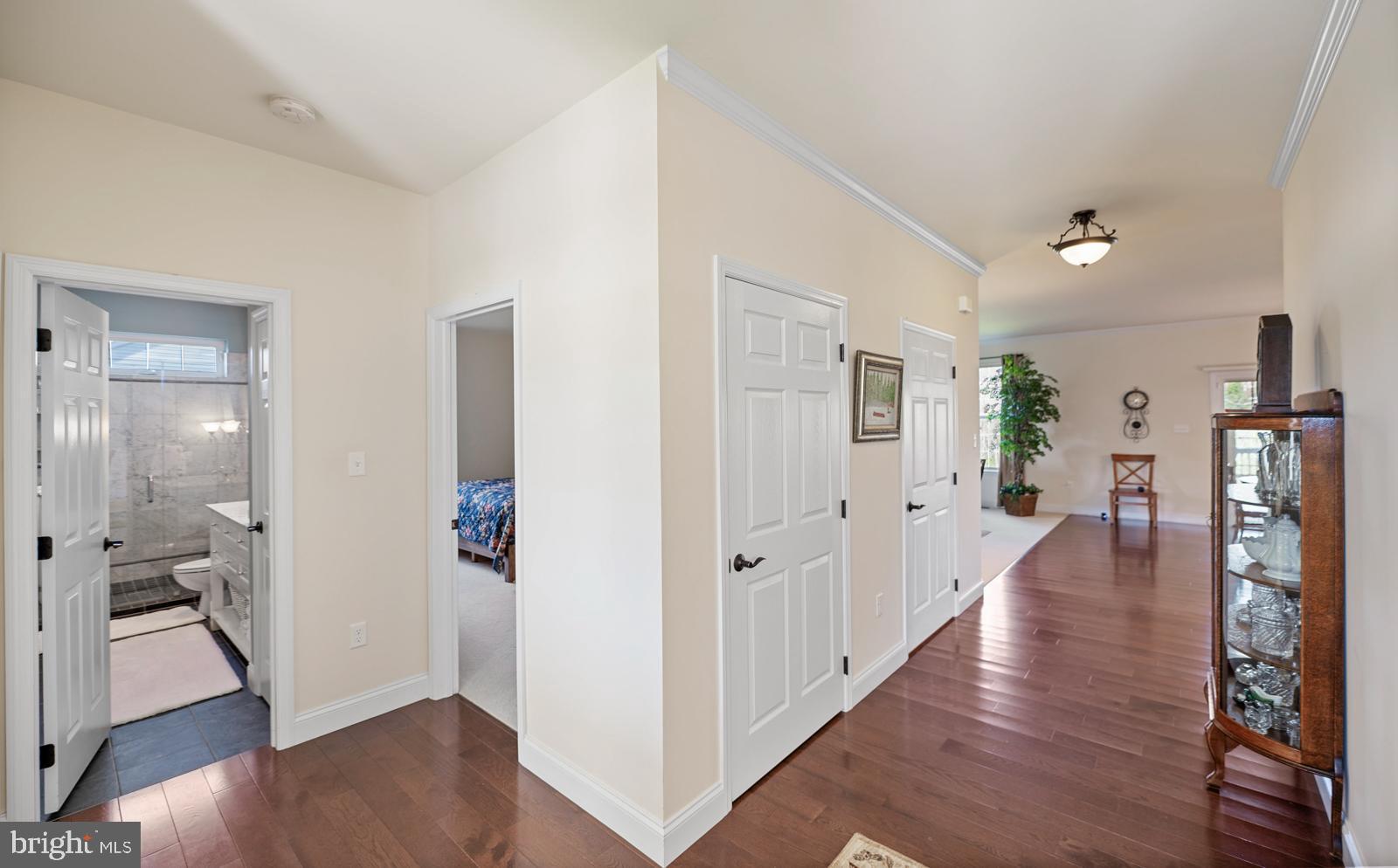 WOODS EDGE - Residential