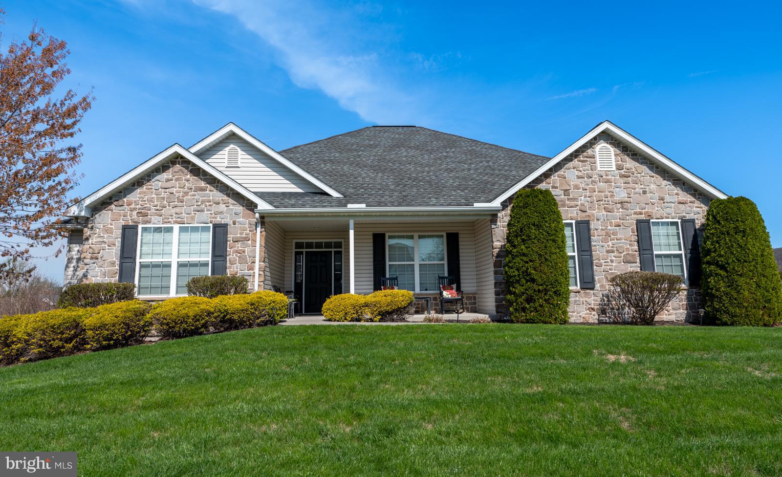 WOODS EDGE - Residential