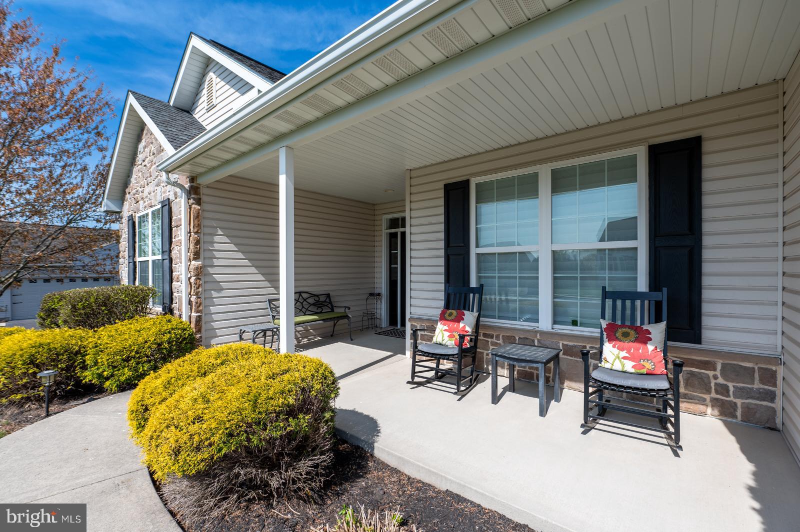 WOODS EDGE - Residential