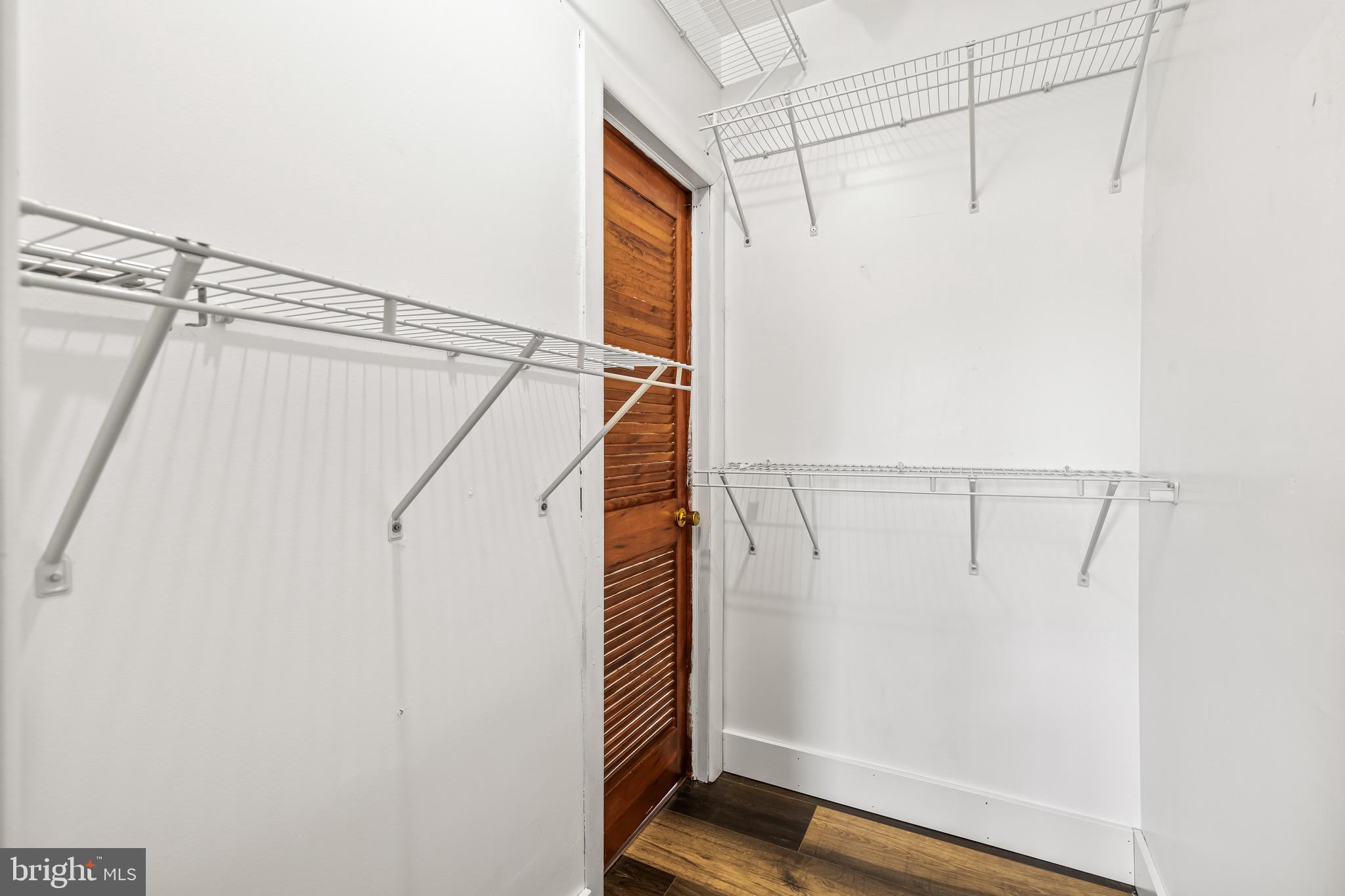 LOCUST POINT - Residential