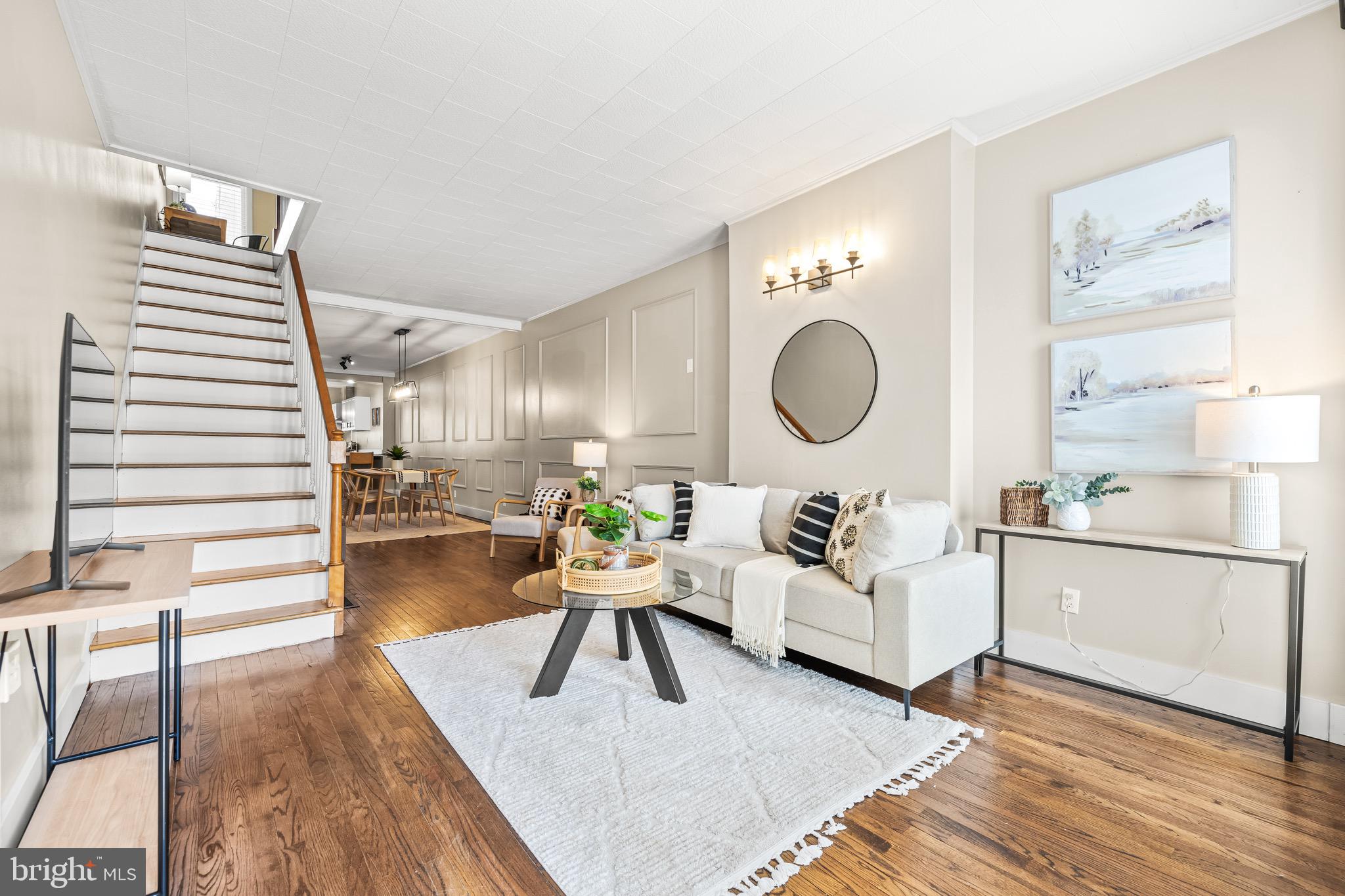 LOCUST POINT - Residential