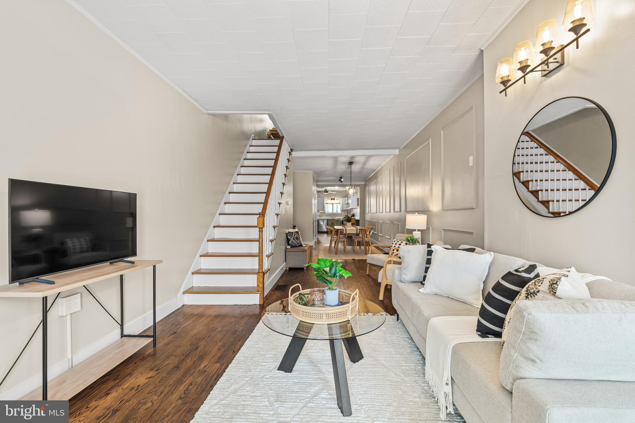 LOCUST POINT - Residential