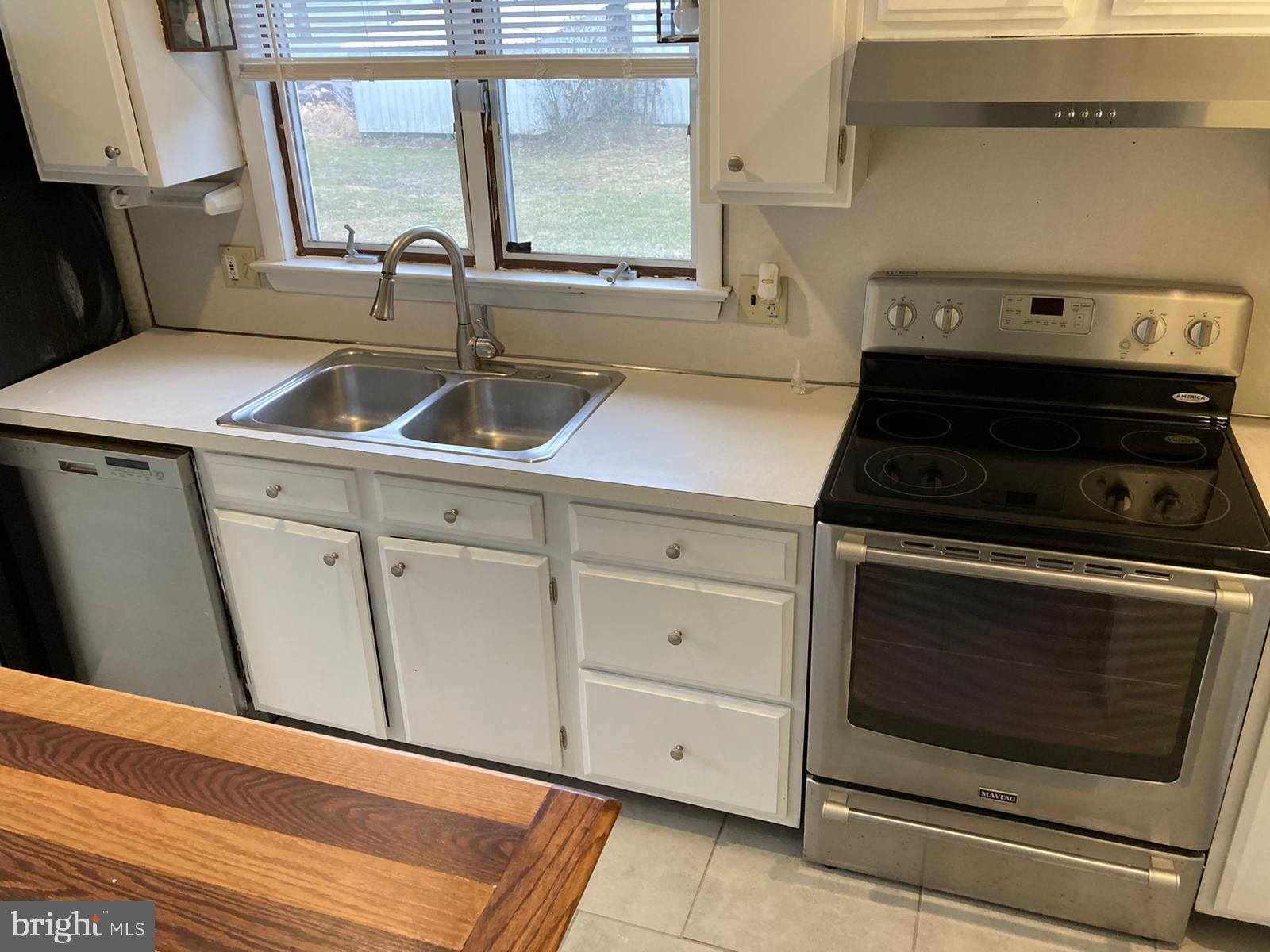 THORNDALE - Residential Lease