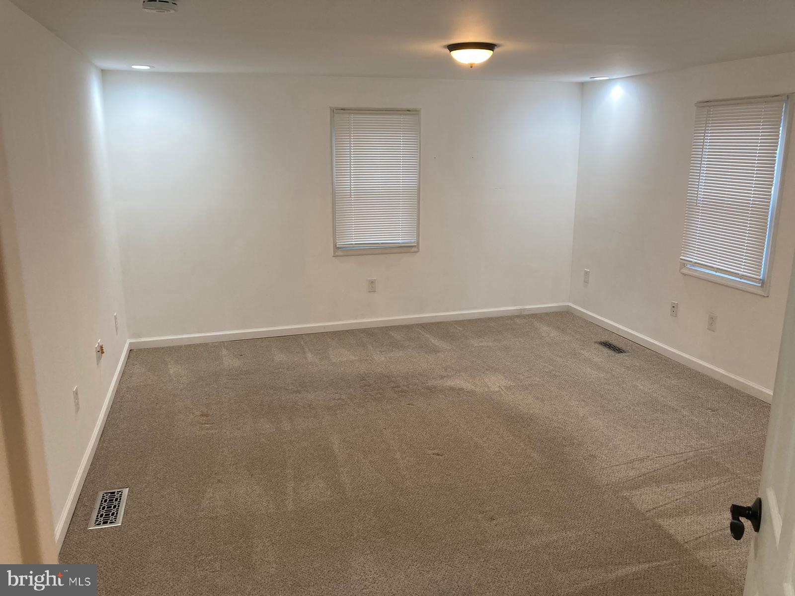 THORNDALE - Residential Lease