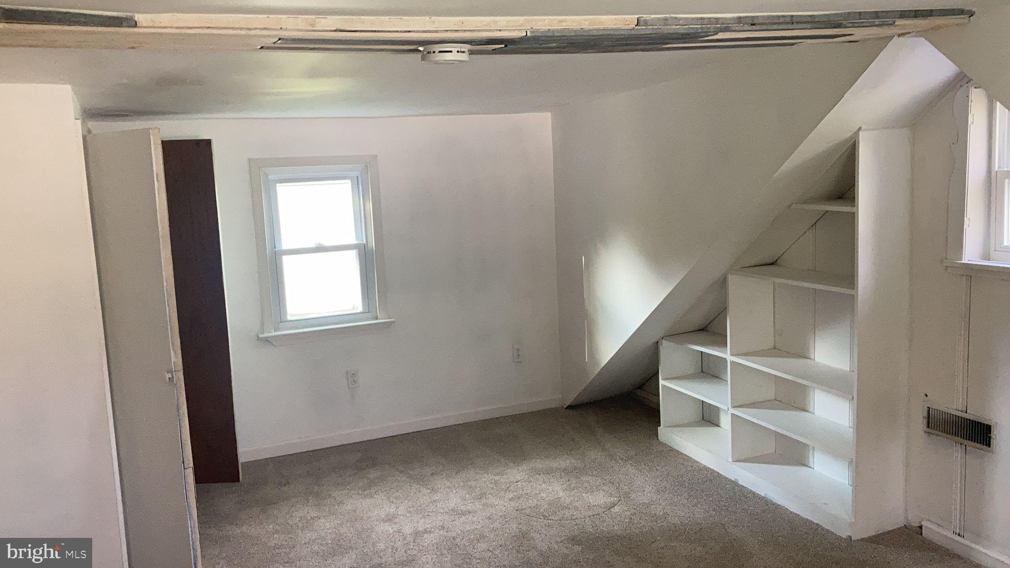 THORNDALE - Residential Lease