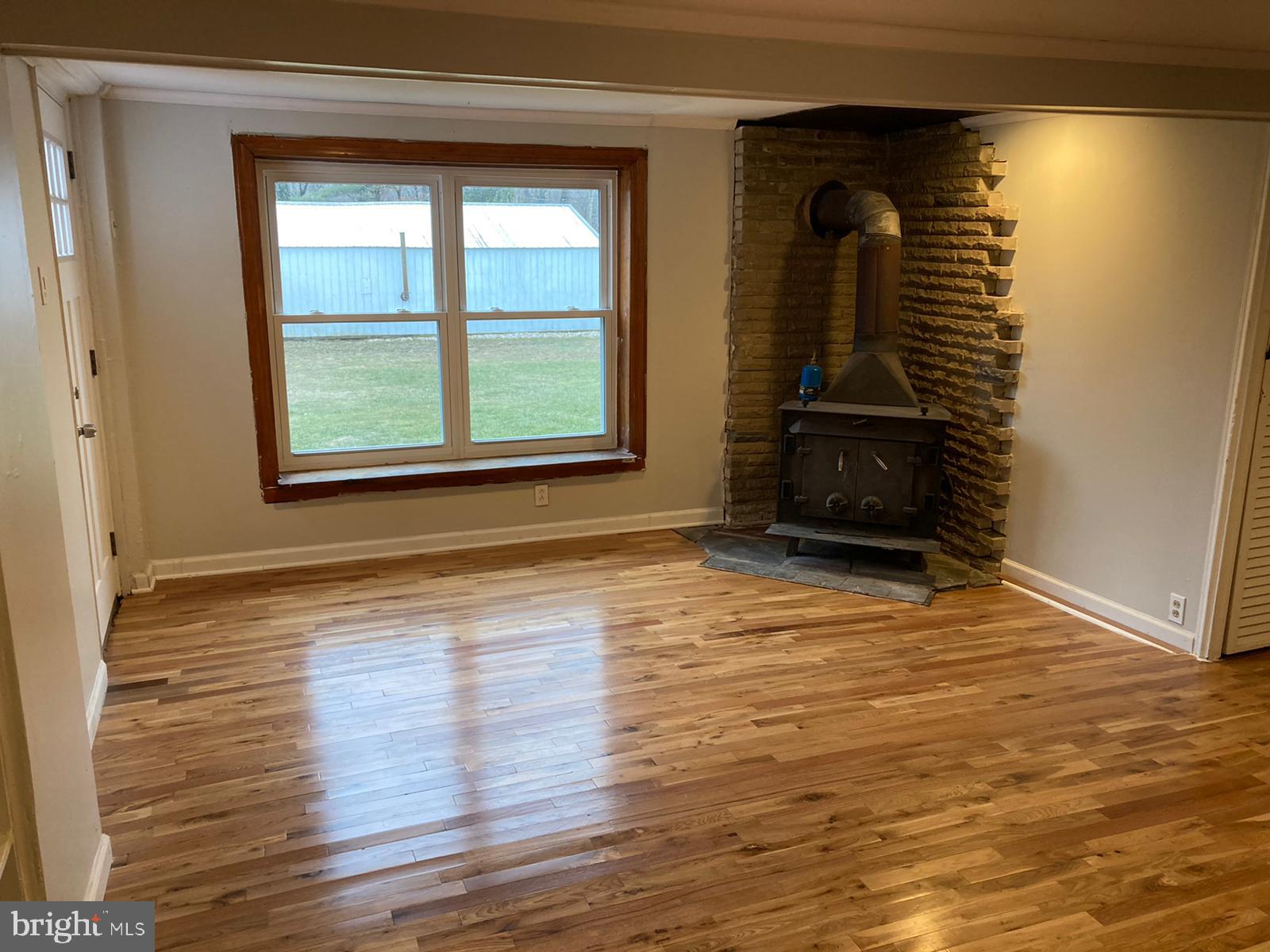 THORNDALE - Residential Lease