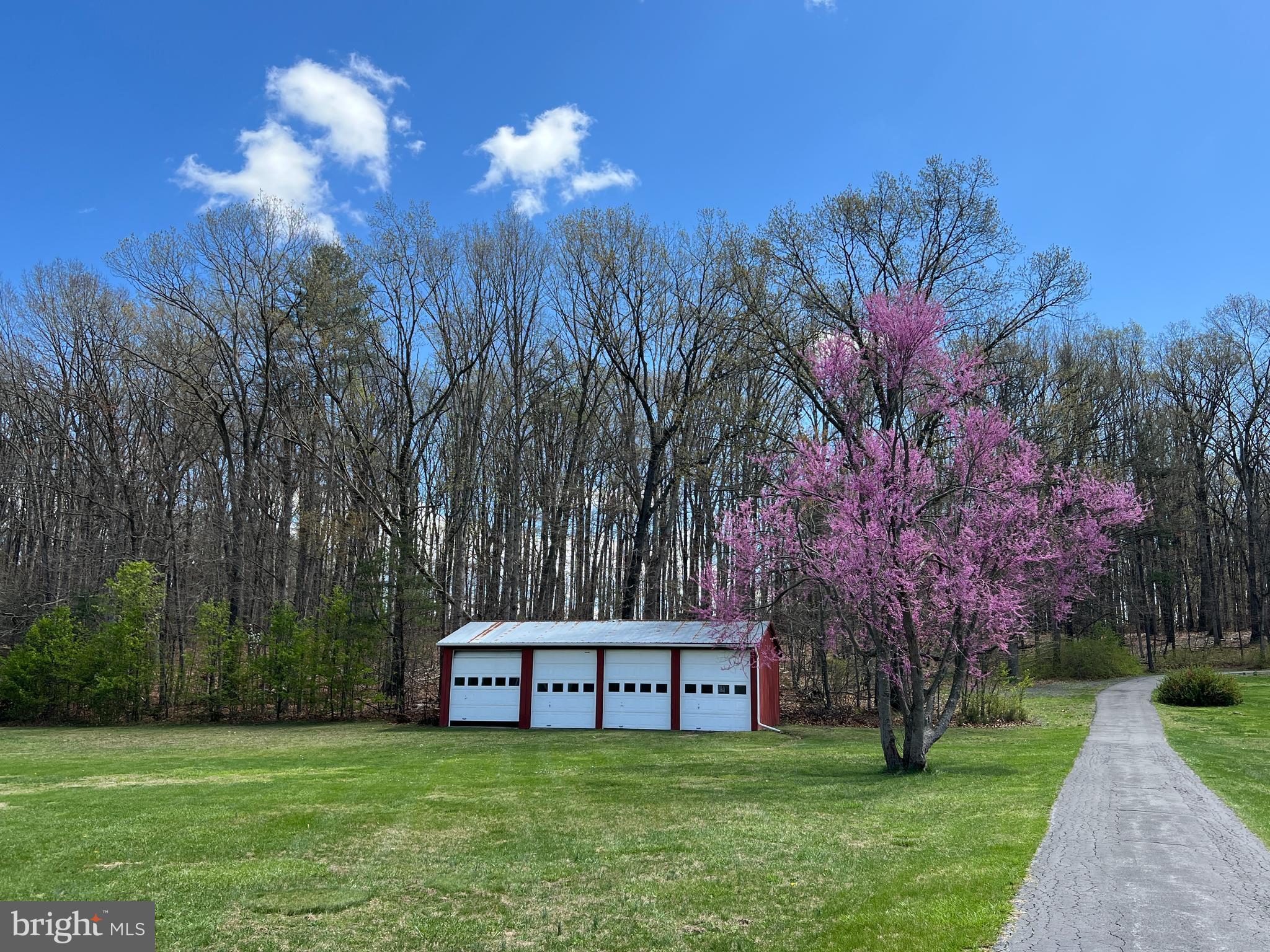 WINDSOR FARMS - Residential