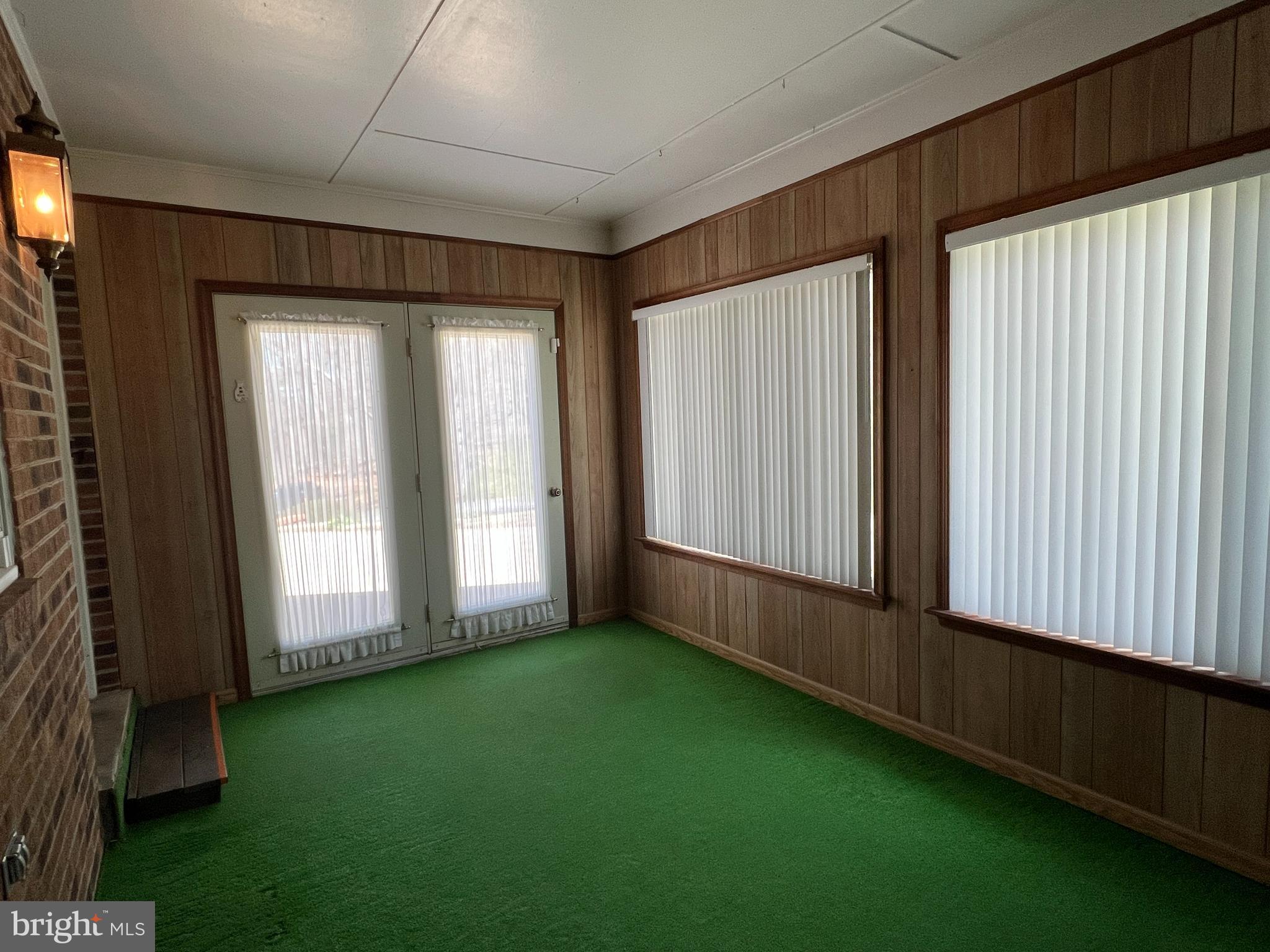 WINDSOR FARMS - Residential