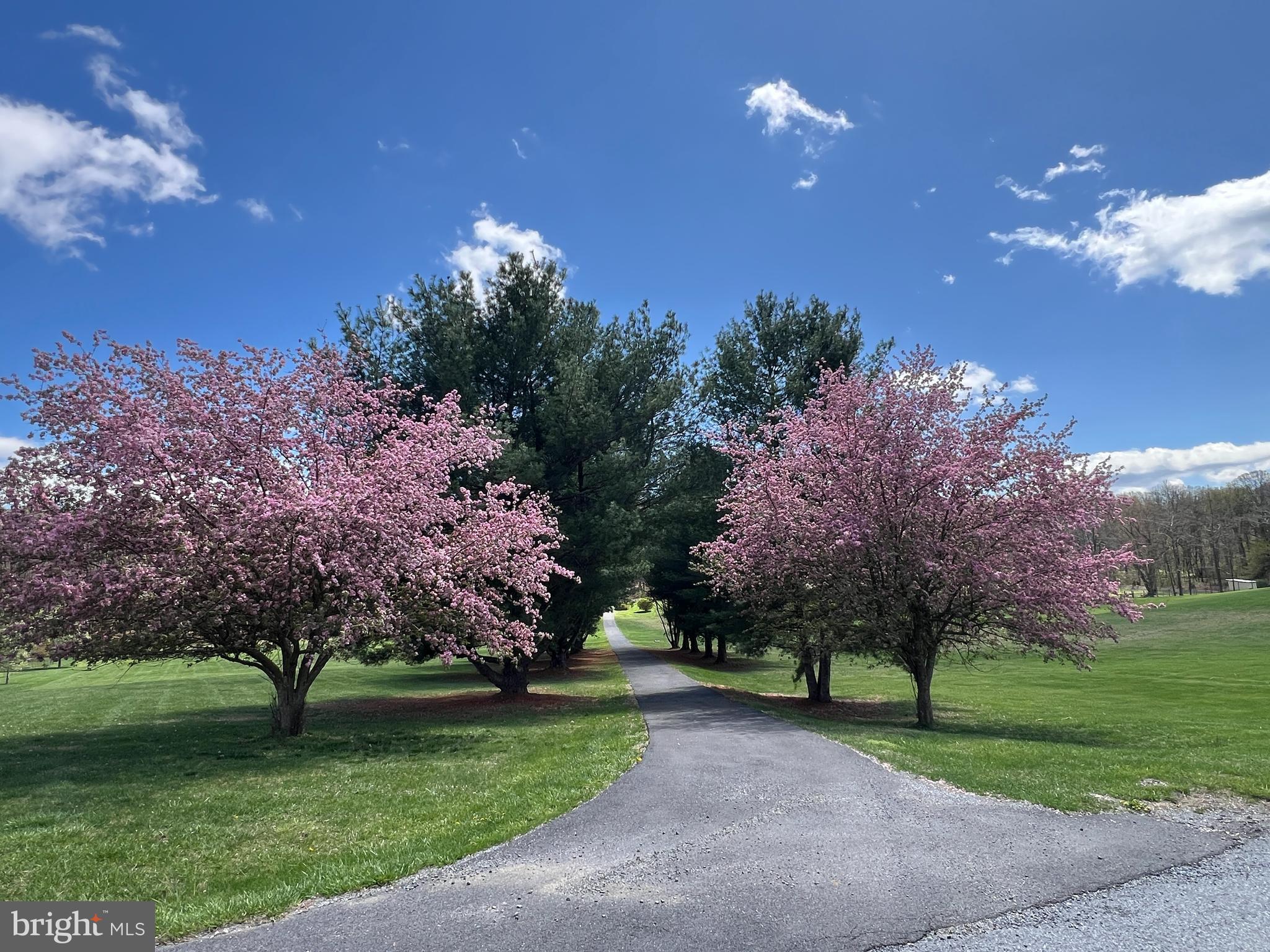 WINDSOR FARMS - Residential