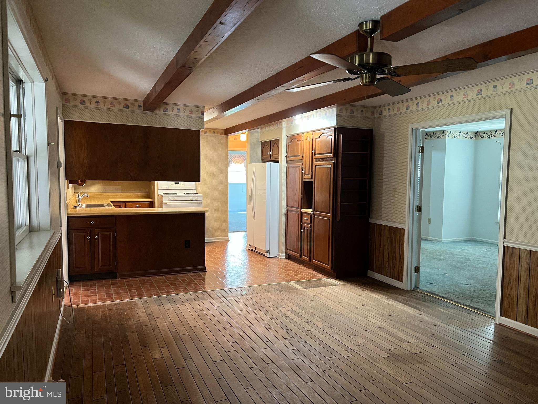 WINDSOR FARMS - Residential